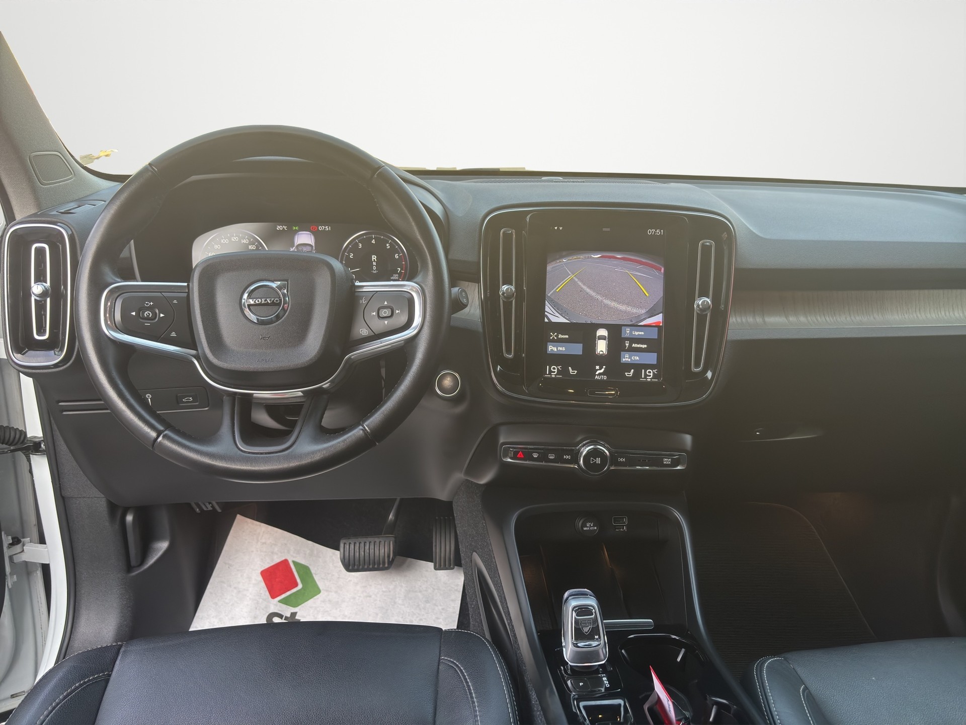 VOLVO XC40 T3 Inscription Geartronic-image-11