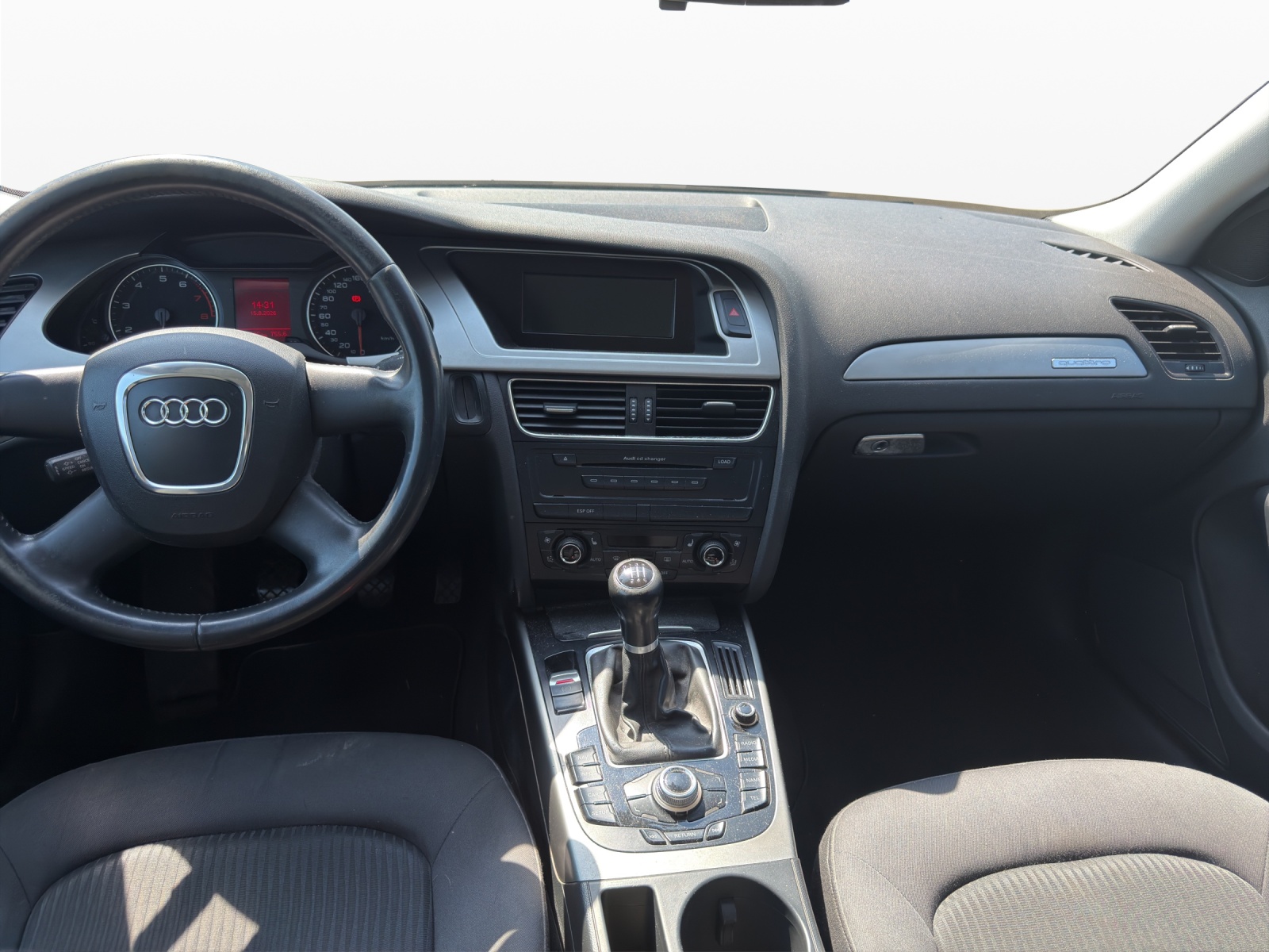 AUDI A4 Avant 1.8 TFSI quattro-image-8