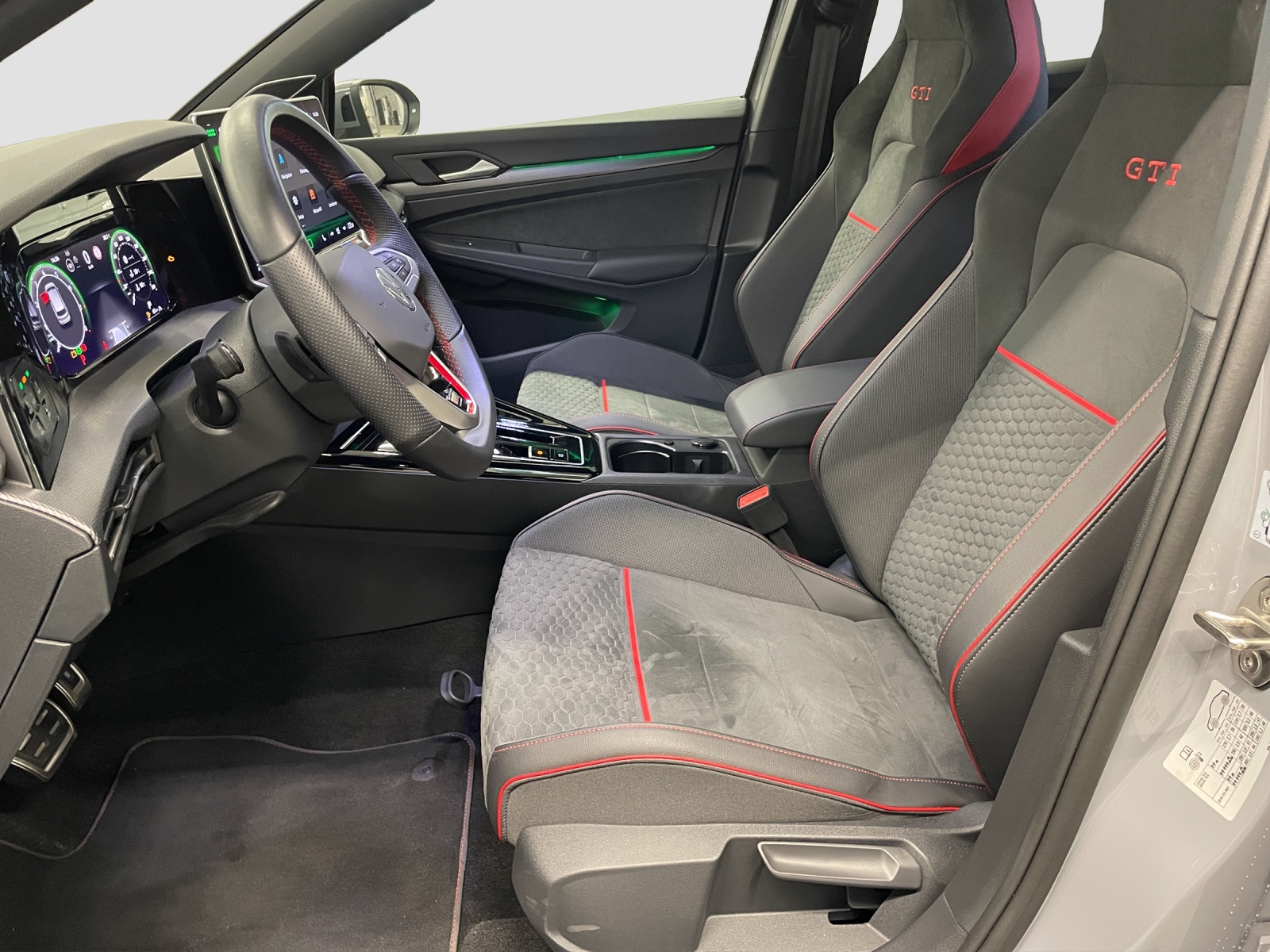 VW Golf 2.0 TSI GTI Clubsport DSG-image-8