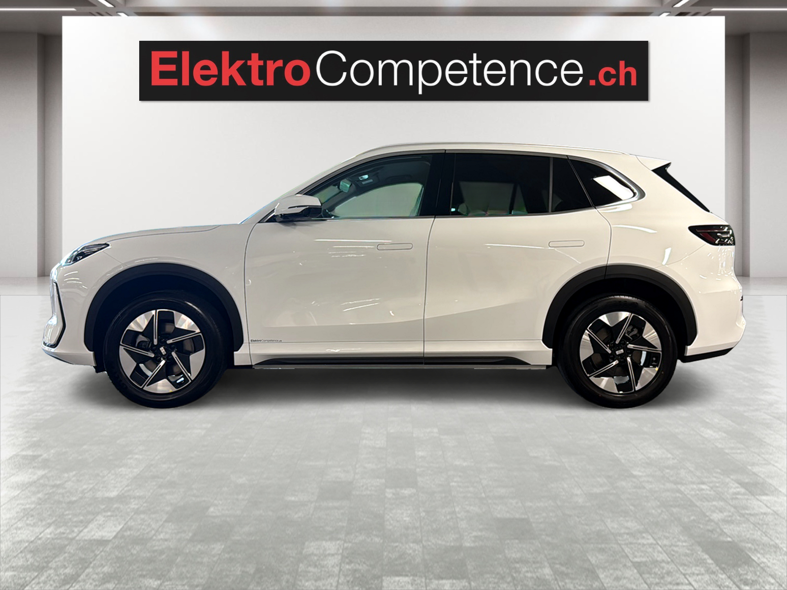 GEELY E5 Pro+-showroom-element-1