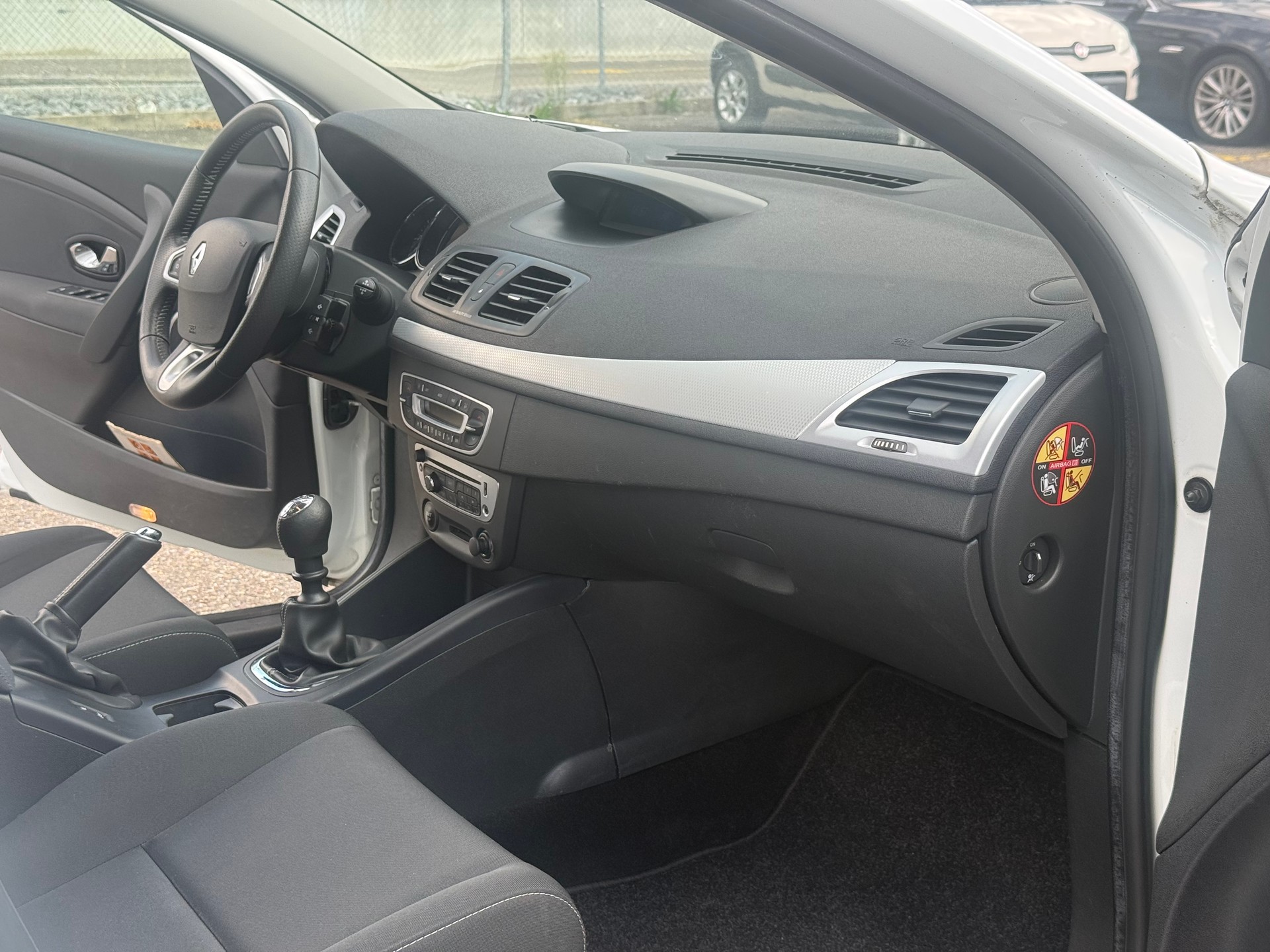RENAULT Mégane 1.5 dCi Bose-image-5
