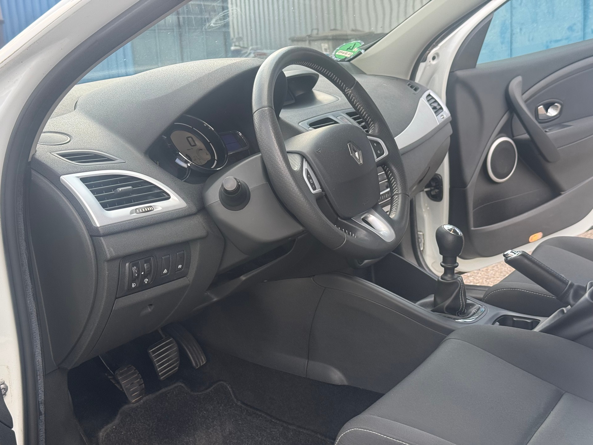 RENAULT Mégane 1.5 dCi Bose-image-4