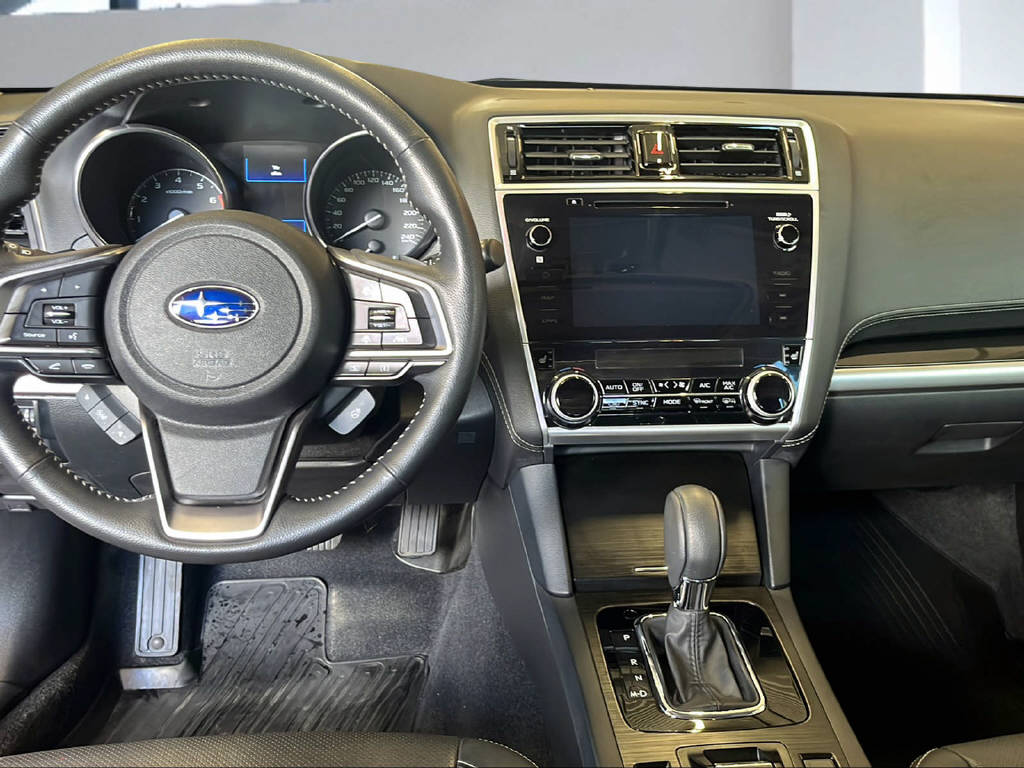 SUBARU Outback 2.5i Luxury-image-12