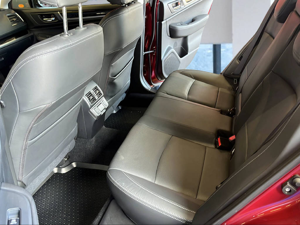 SUBARU Outback 2.5i Luxury-image-9