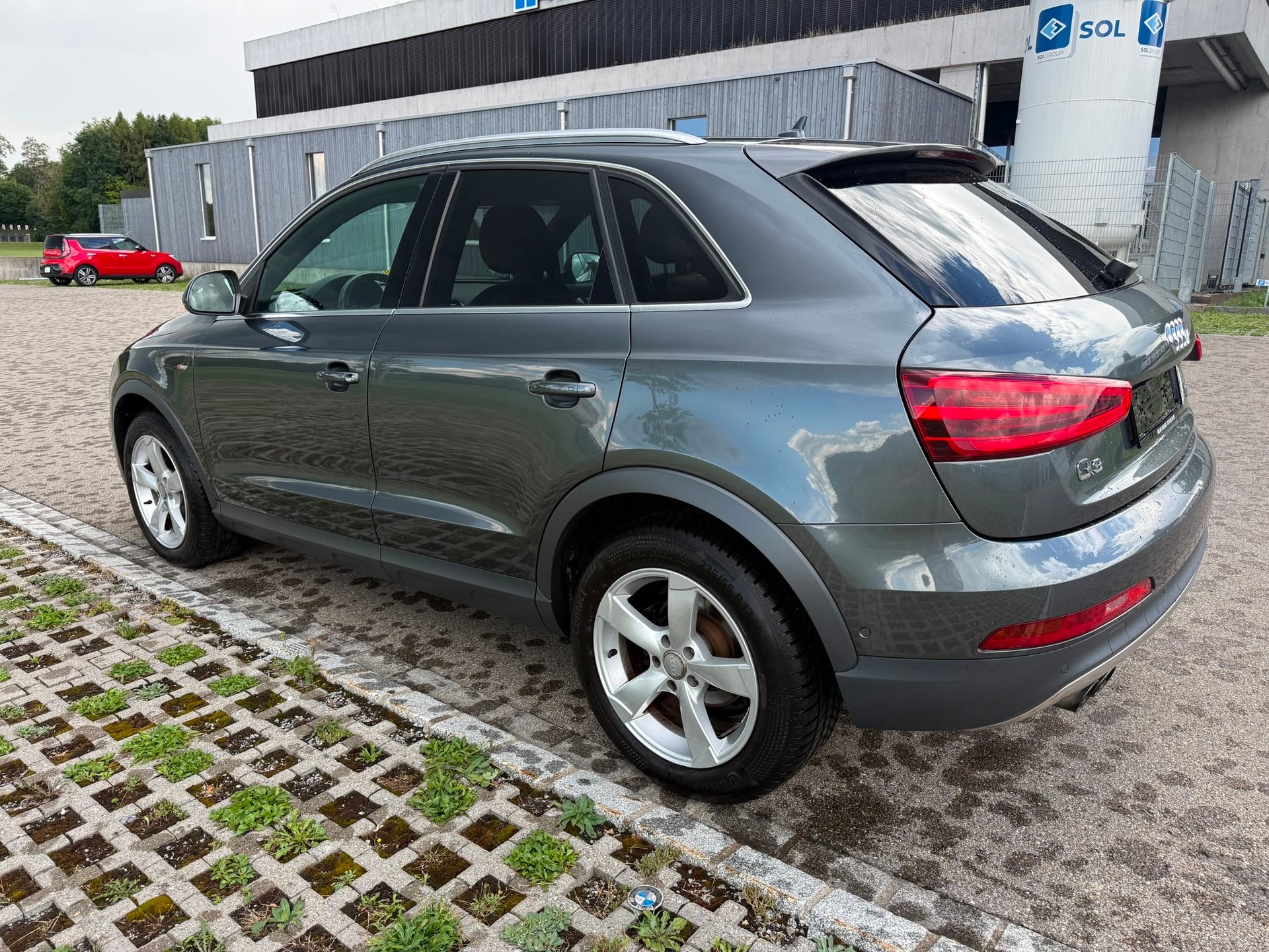 AUDI Q3 2.0 TFSI quattro S-tronic-image-11