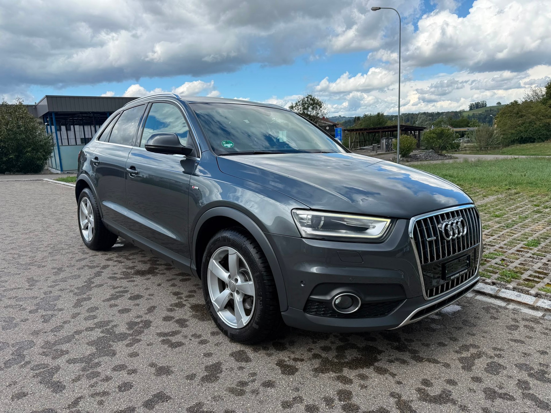 AUDI Q3 2.0 TFSI quattro S-tronic-image-10