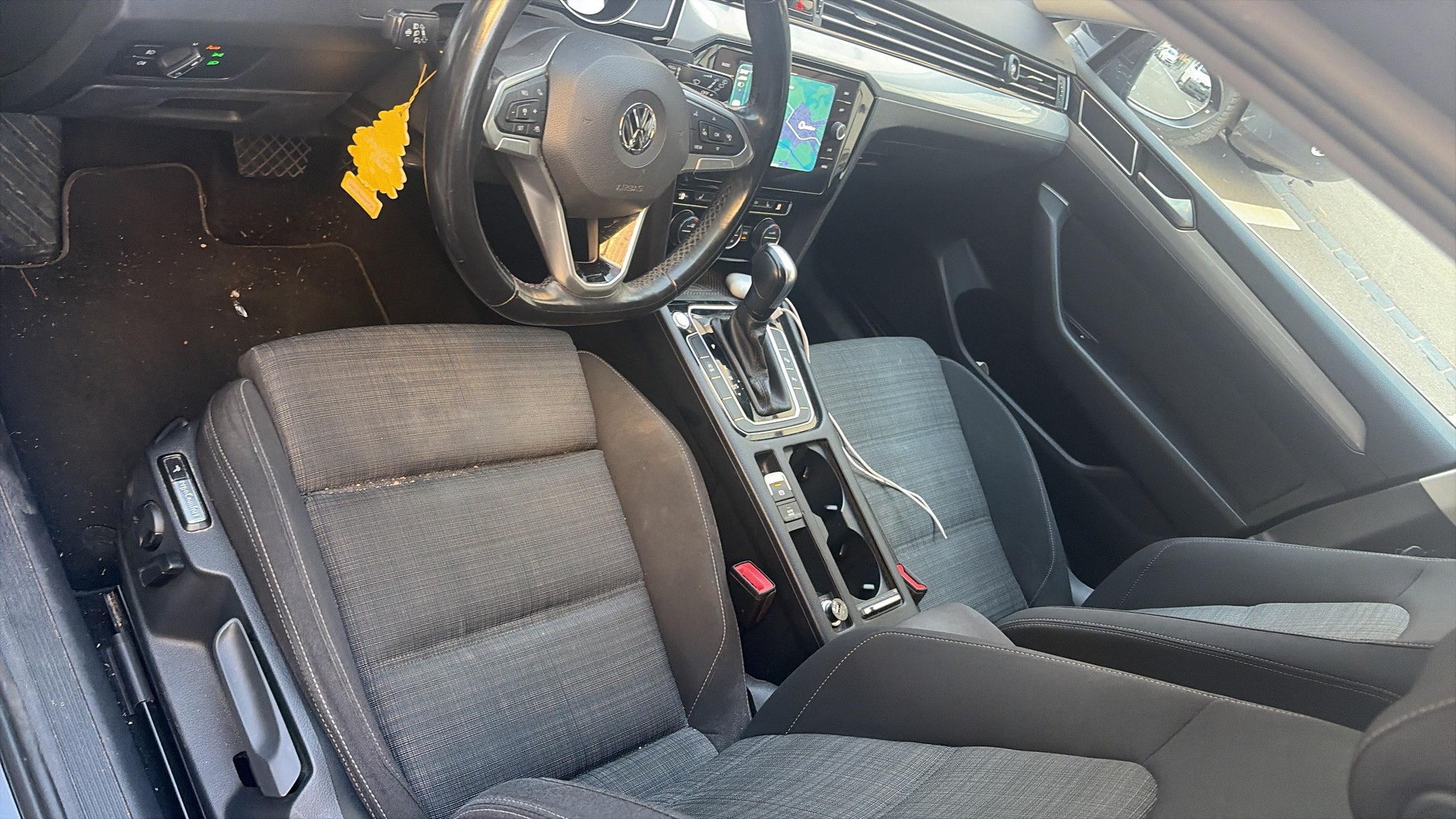 VW PASSAT-image-5