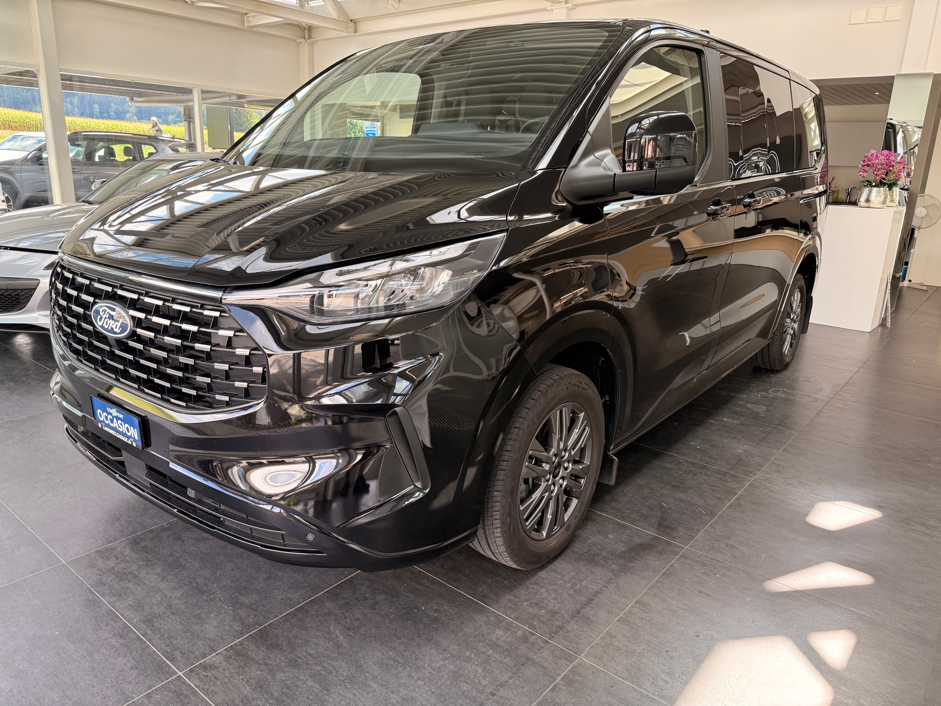 FORD Tourneo Bus 320 L1H1 Titanium Automat-image-0