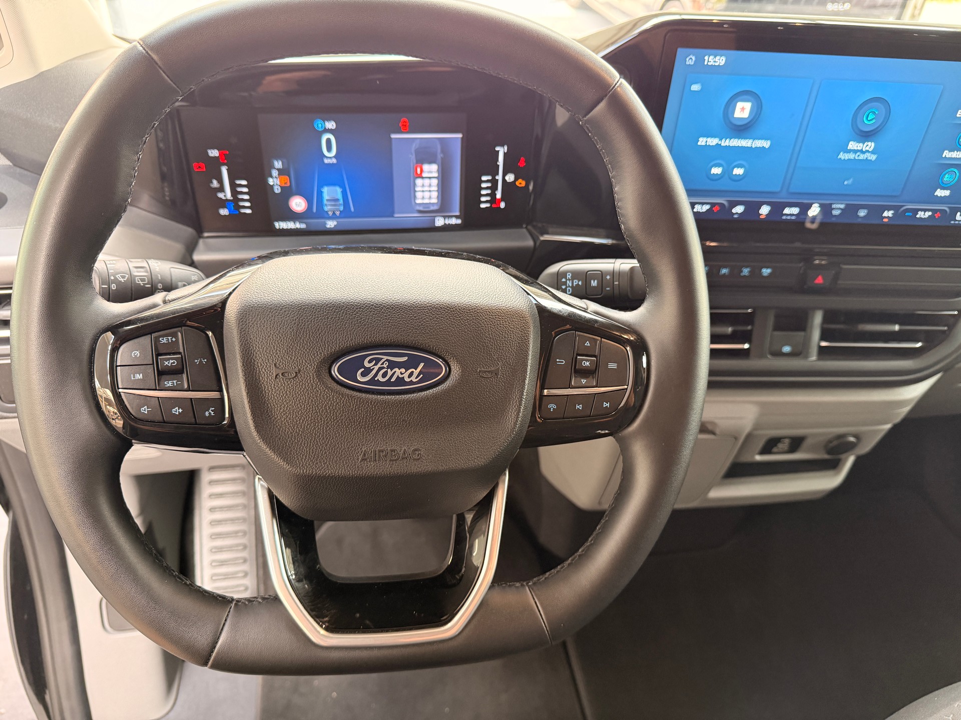 FORD Tourneo Bus 320 L1H1 Titanium Automat-image-11