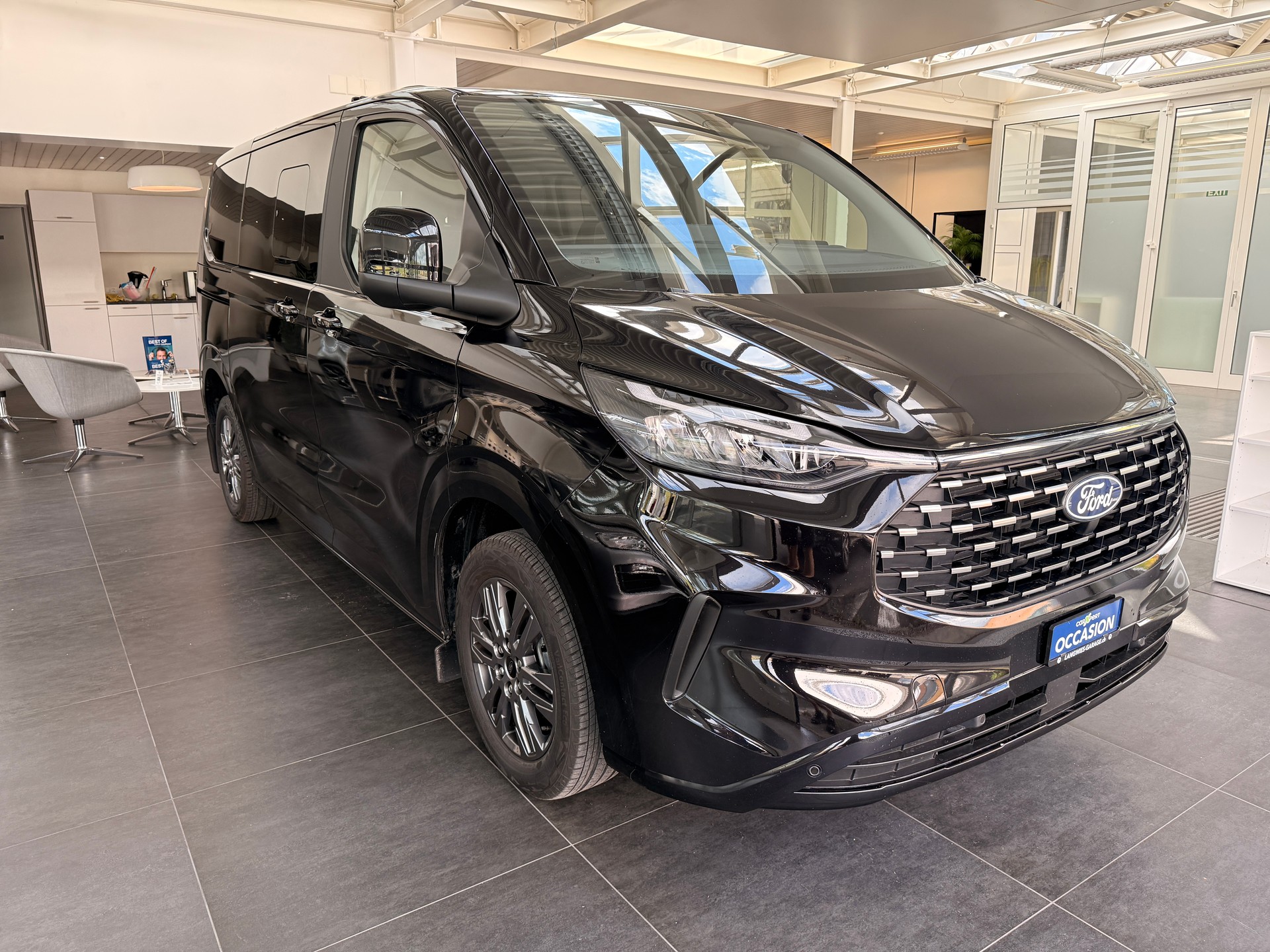 FORD Tourneo Bus 320 L1H1 Titanium Automat-image-4