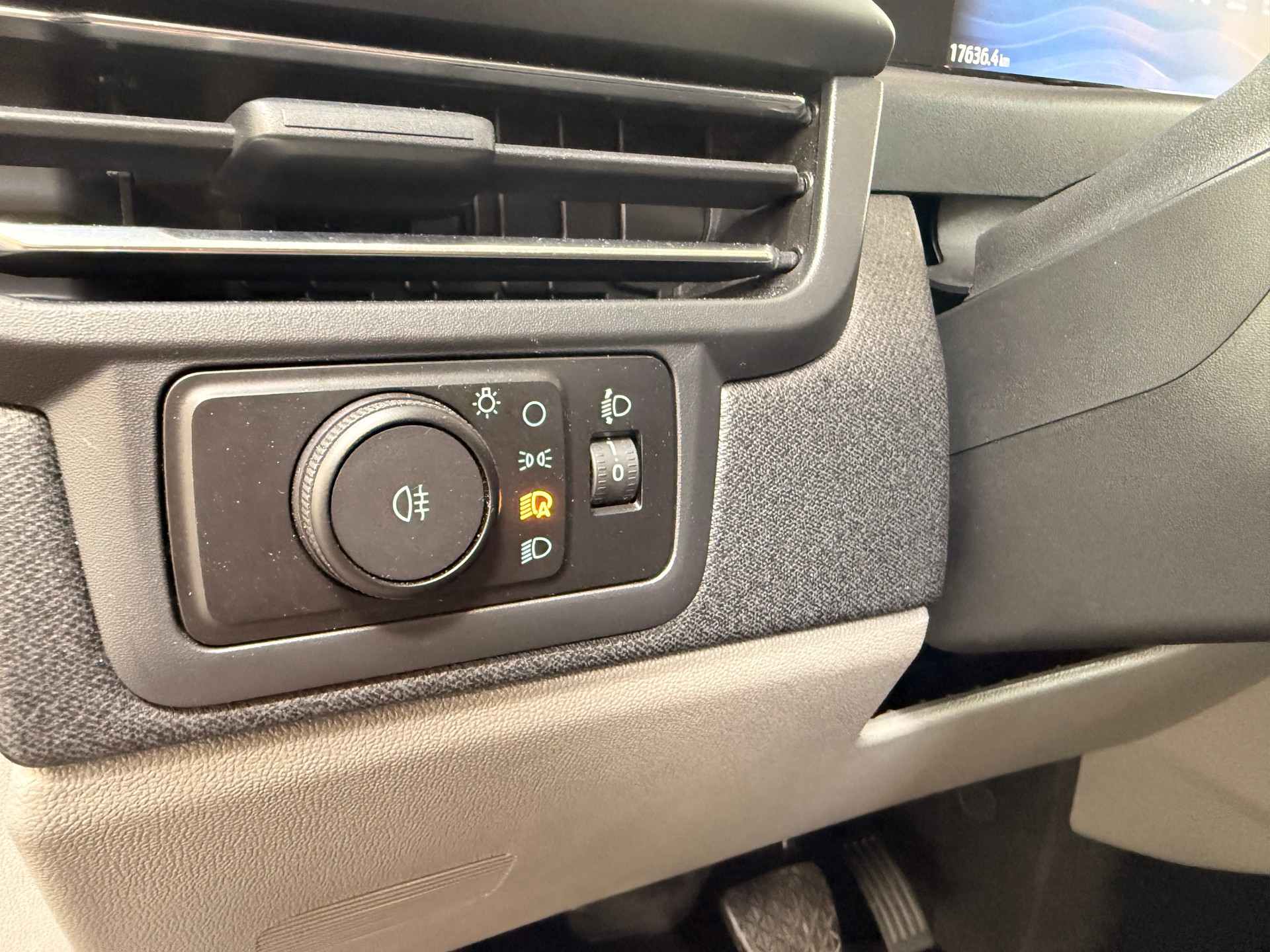 FORD Tourneo Bus 320 L1H1 Titanium Automat-image-7