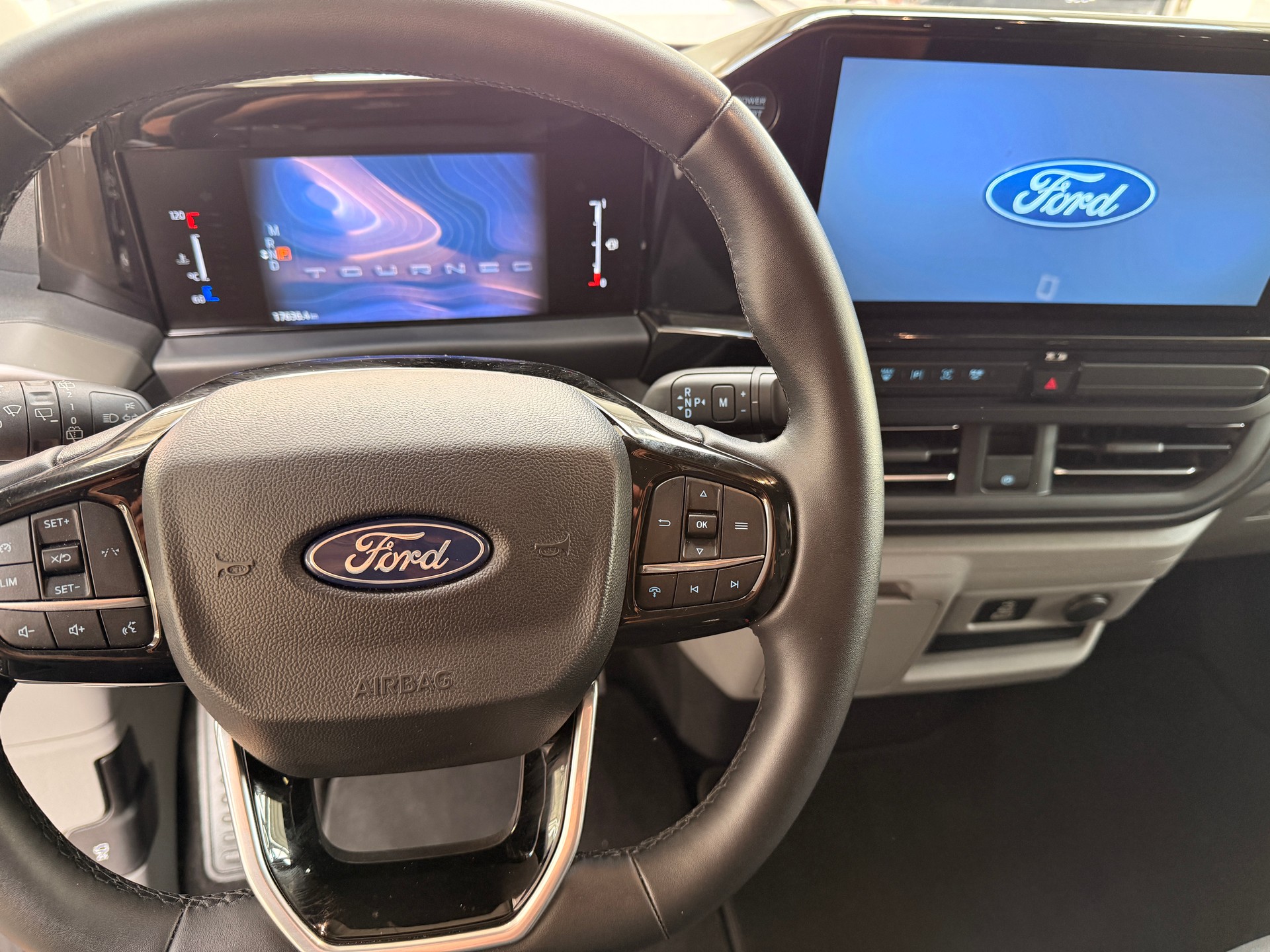 FORD Tourneo Bus 320 L1H1 Titanium Automat-image-8