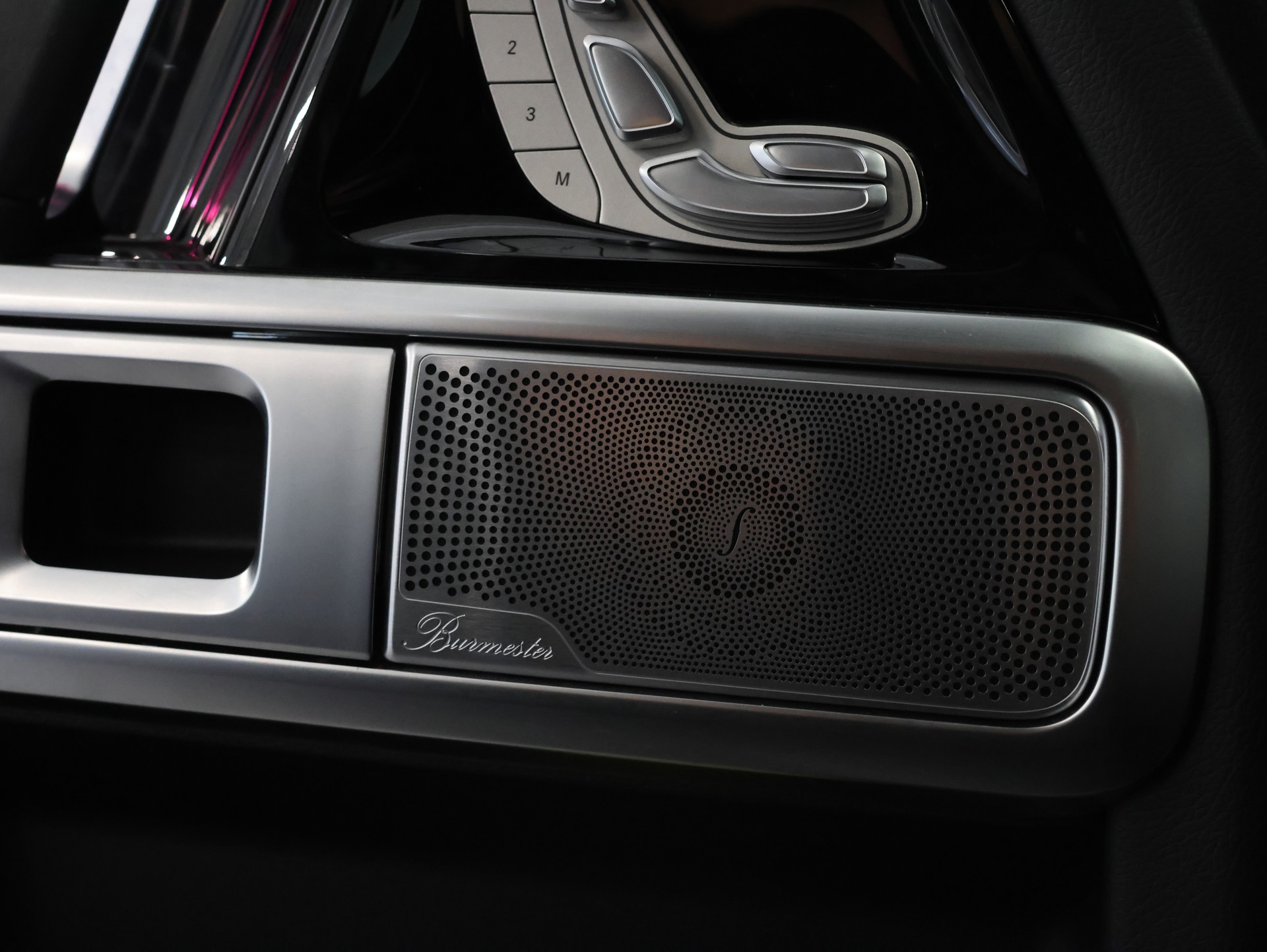 MERCEDES-BENZ G 63 AMG 9G-Tronic *Burmester* *360 Kamera* *Panoramadach*-image-36