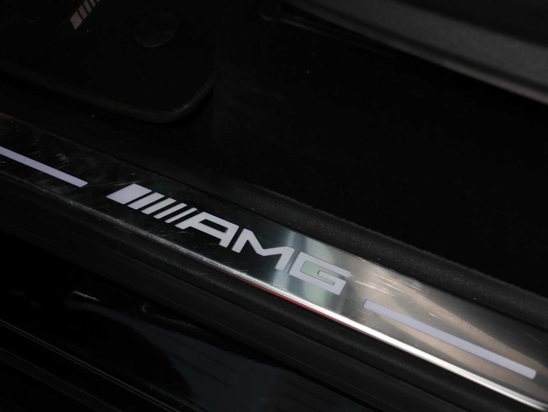 MERCEDES-BENZ G 63 AMG 9G-Tronic *Burmester* *360 Kamera* *Panoramadach*-image-14