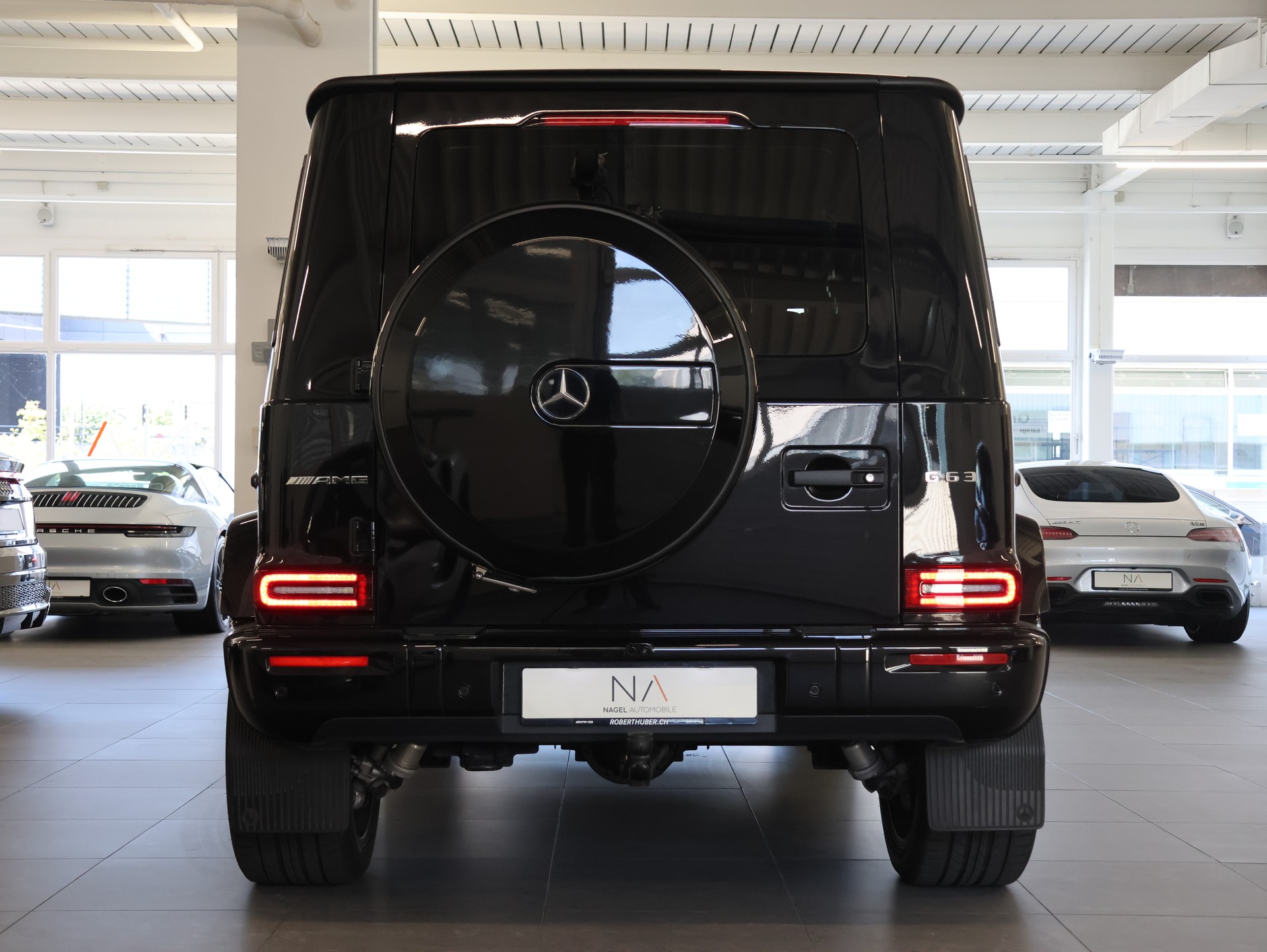MERCEDES-BENZ G 63 AMG 9G-Tronic *Burmester* *360 Kamera* *Panoramadach*-showroom-element-3