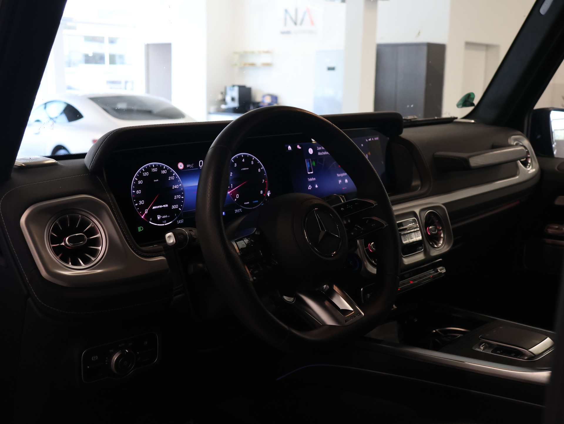 MERCEDES-BENZ G 63 AMG 9G-Tronic *Burmester* *360 Kamera* *Panoramadach*-image-17