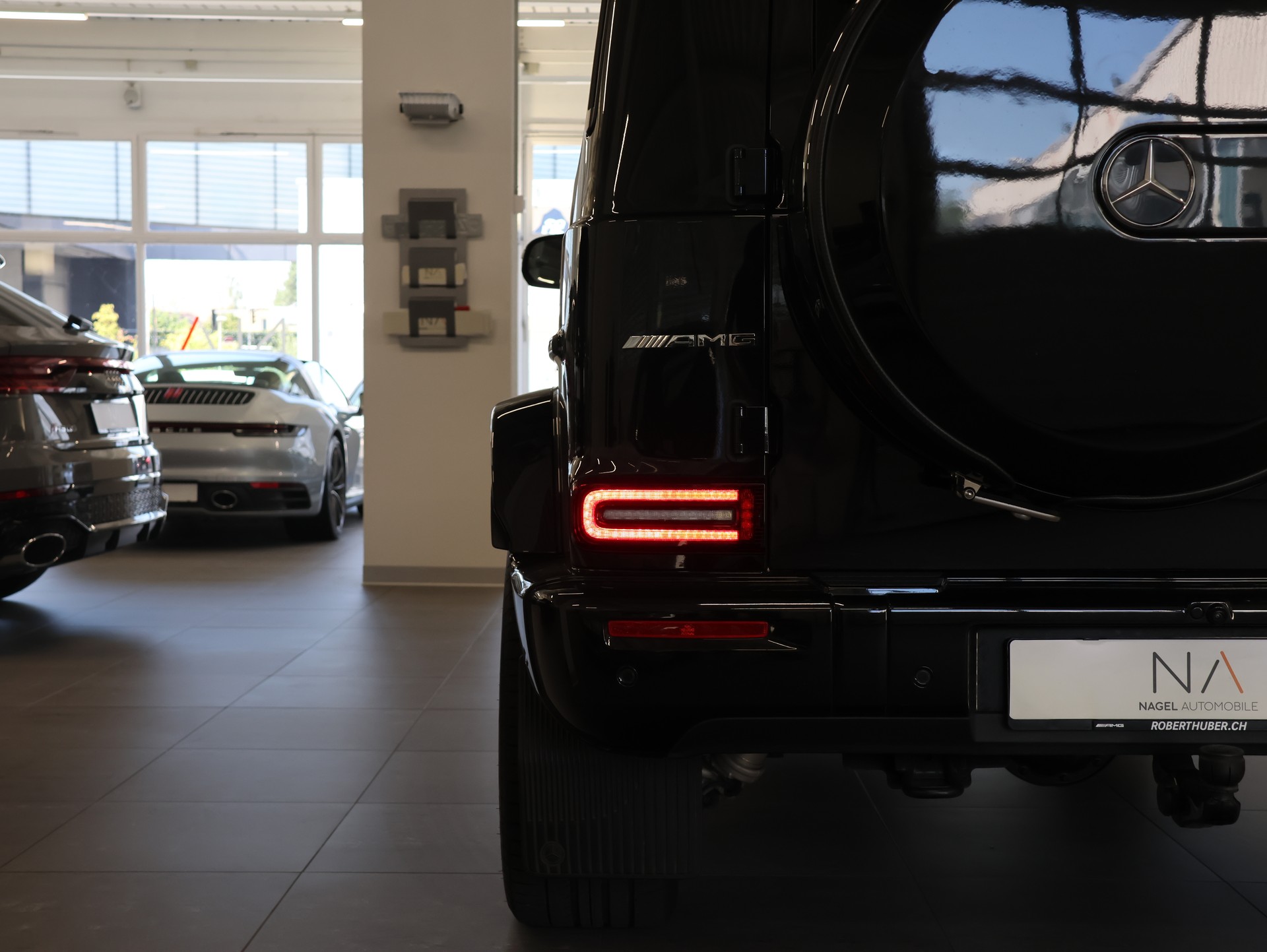 MERCEDES-BENZ G 63 AMG 9G-Tronic *Burmester* *360 Kamera* *Panoramadach*-image-10