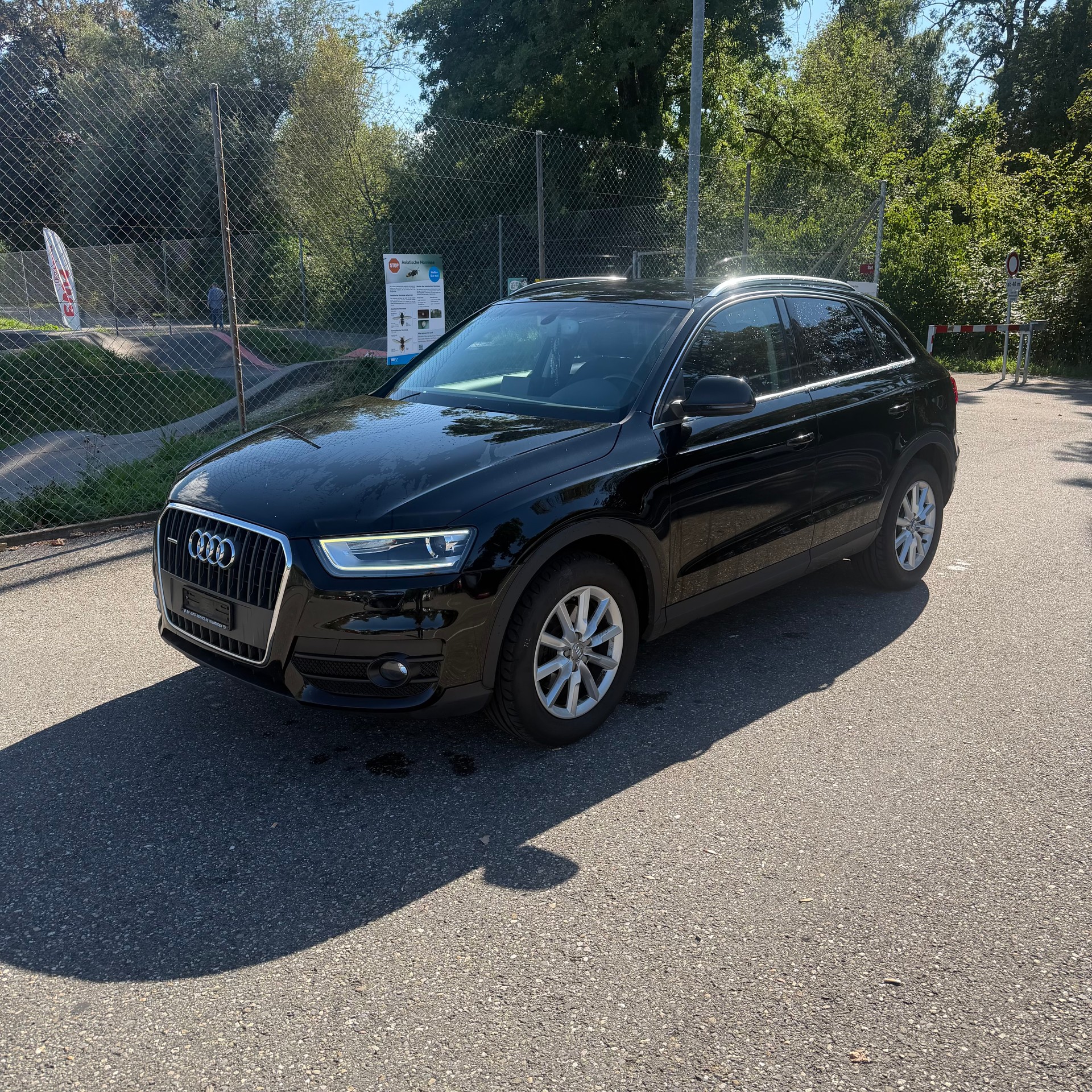 AUDI Q3 2.0 TDI quattro-image-2