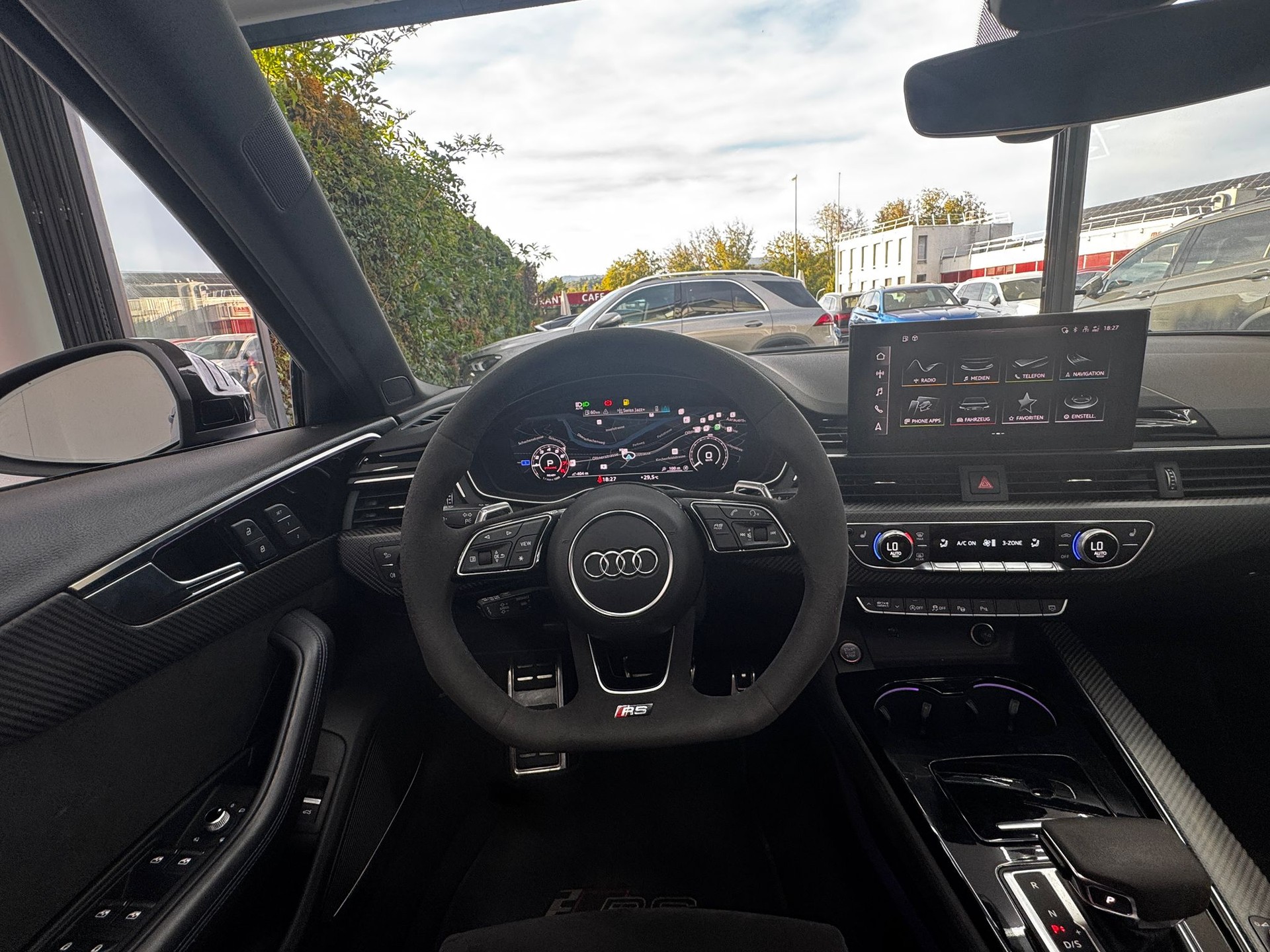 AUDI RS4 Avant quattro tiptronic | Traumaustattung | RS 25 Jahre | CH-Fahrzeug | Carbon Interieur | Milltek Sport Abgasanlage| H&R |-image-13