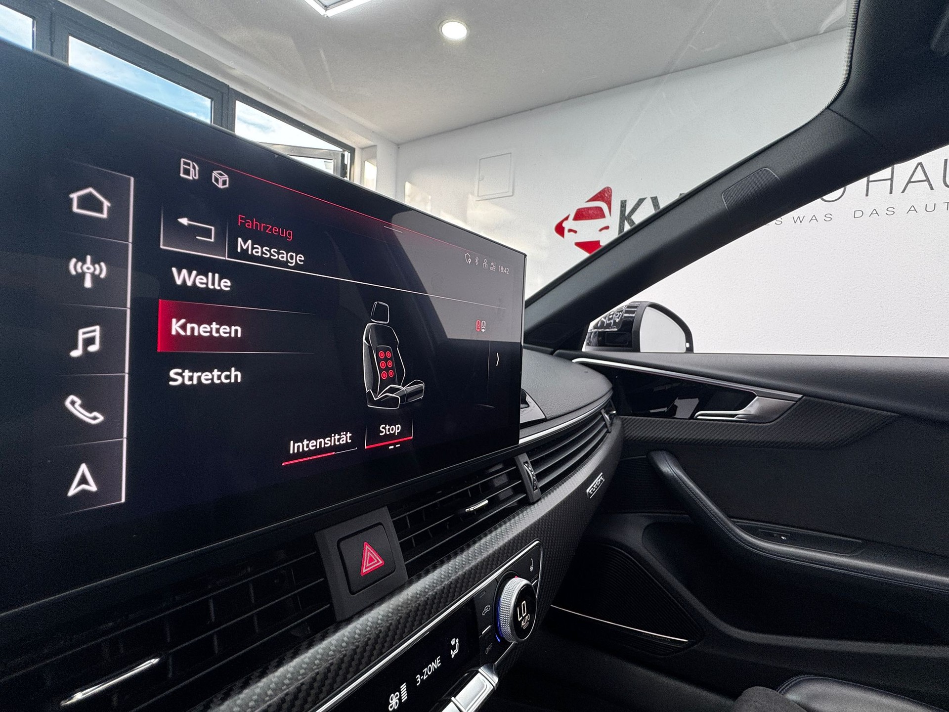 AUDI RS4 Avant quattro tiptronic | Traumaustattung | RS 25 Jahre | CH-Fahrzeug | Carbon Interieur | Milltek Sport Abgasanlage| H&R |-image-21