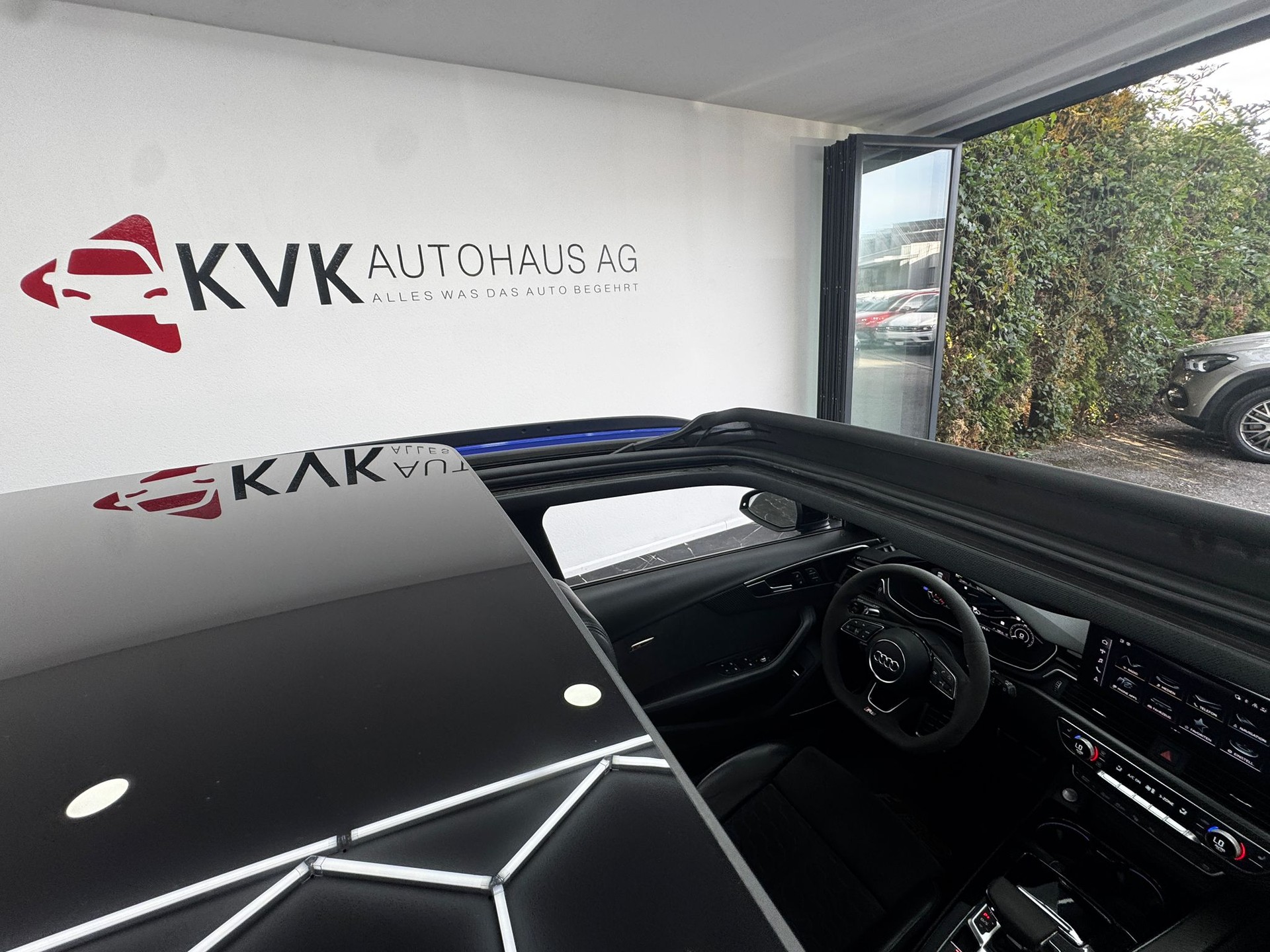 AUDI RS4 Avant quattro tiptronic | Traumaustattung | RS 25 Jahre | CH-Fahrzeug | Carbon Interieur | Milltek Sport Abgasanlage| H&R |-image-19