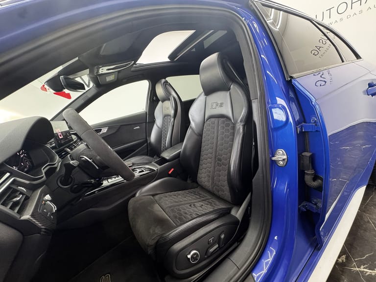Audi RS4 Avant quattro tiptronic, Foto 14 von 23