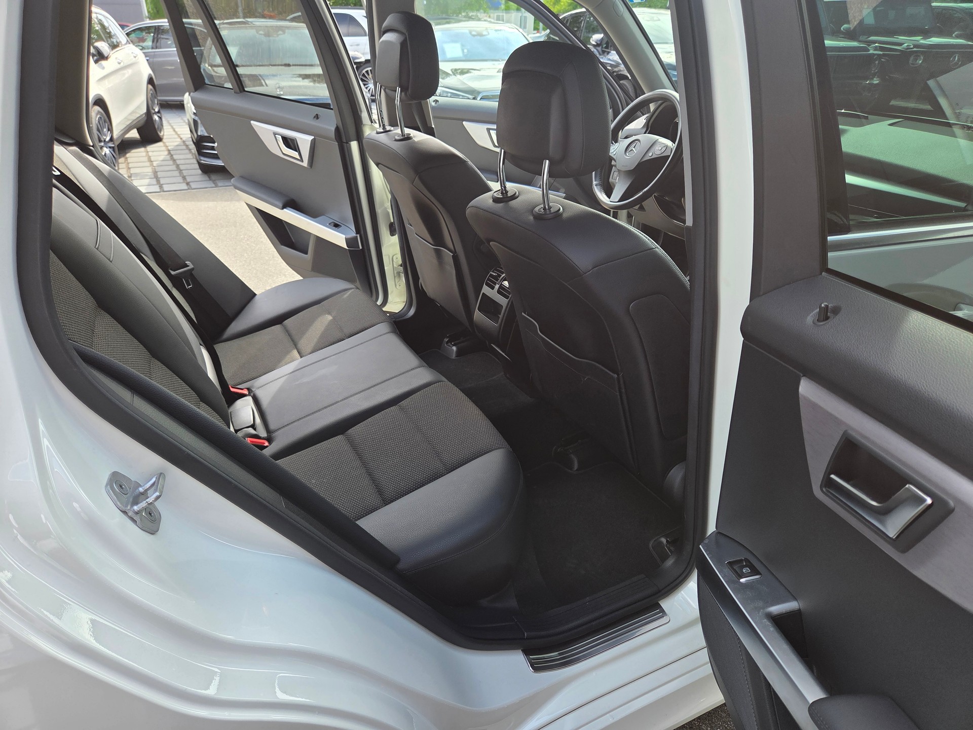 MERCEDES-BENZ GLK 220 CDI BlueEF 4m-image-4