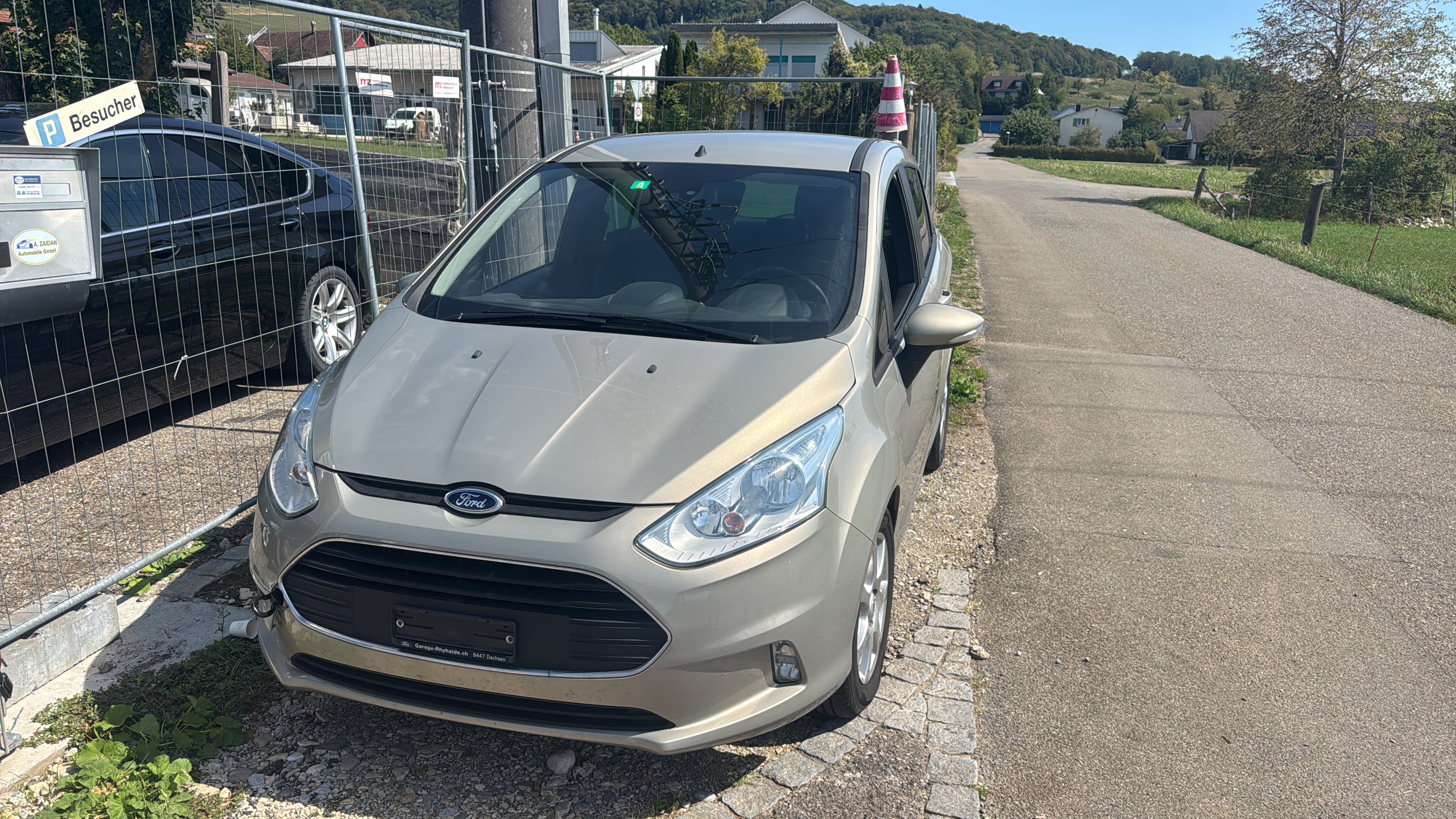 Car photo
