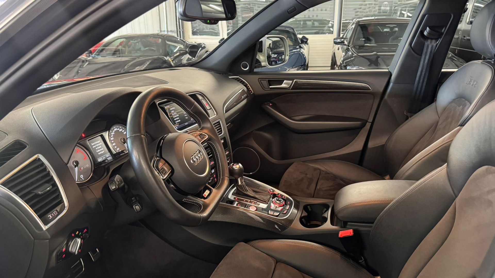 AUDI SQ5 3.0 TDI quattro tiptronic-image-16