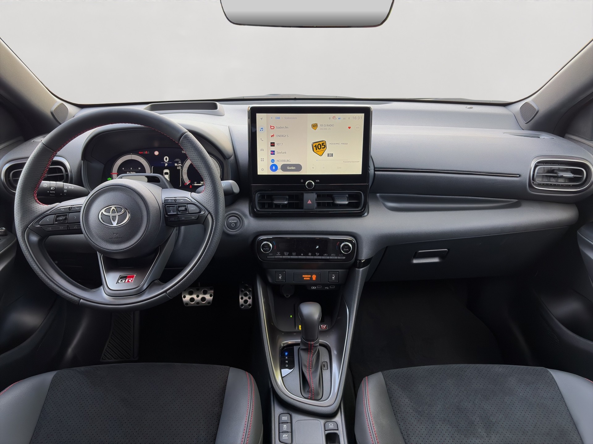 TOYOTA Yaris 1.5 GR Sport e-CVT-image-10