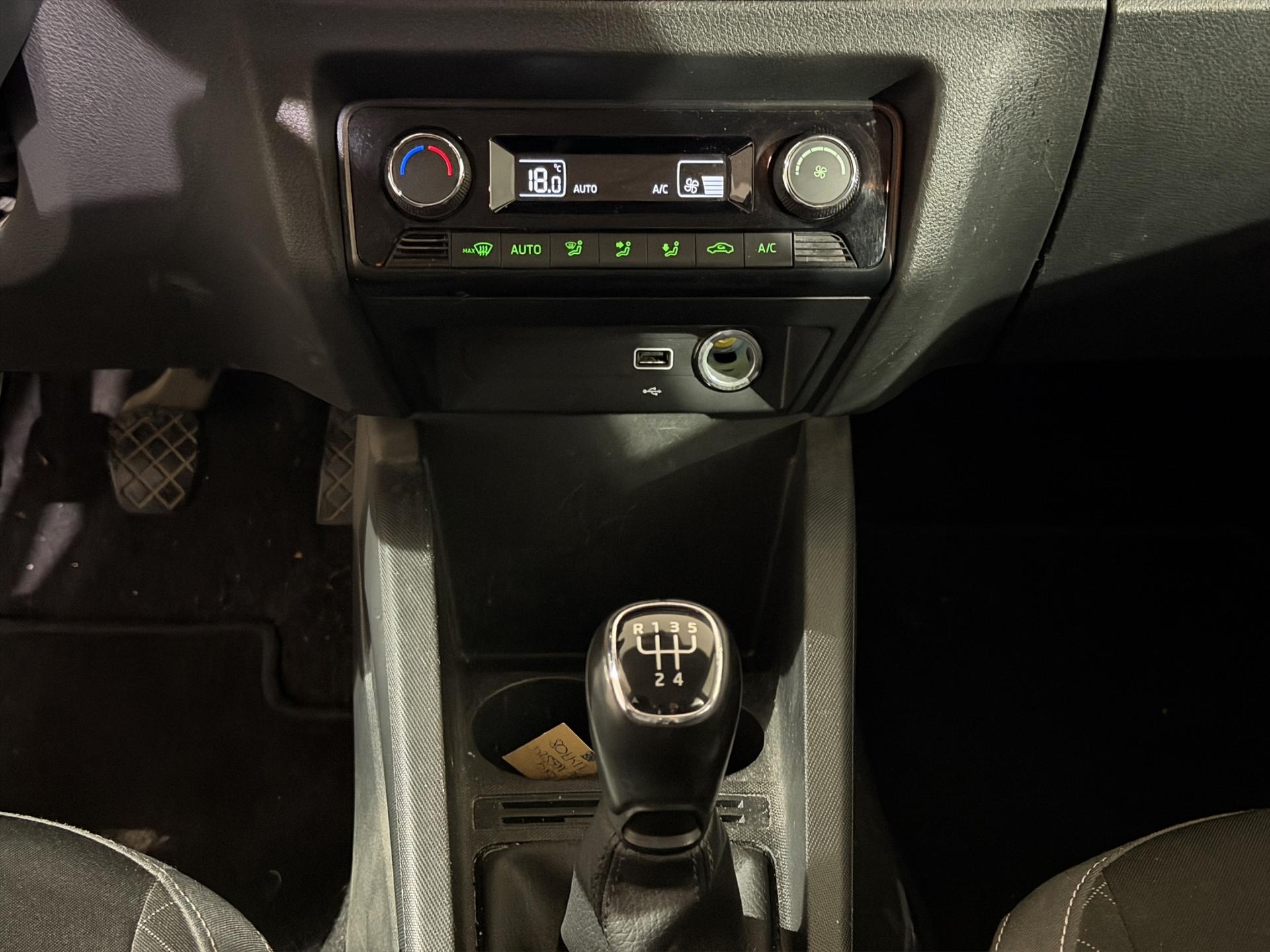 SKODA Fabia Combi 1.0 TSI Ambition-image-11