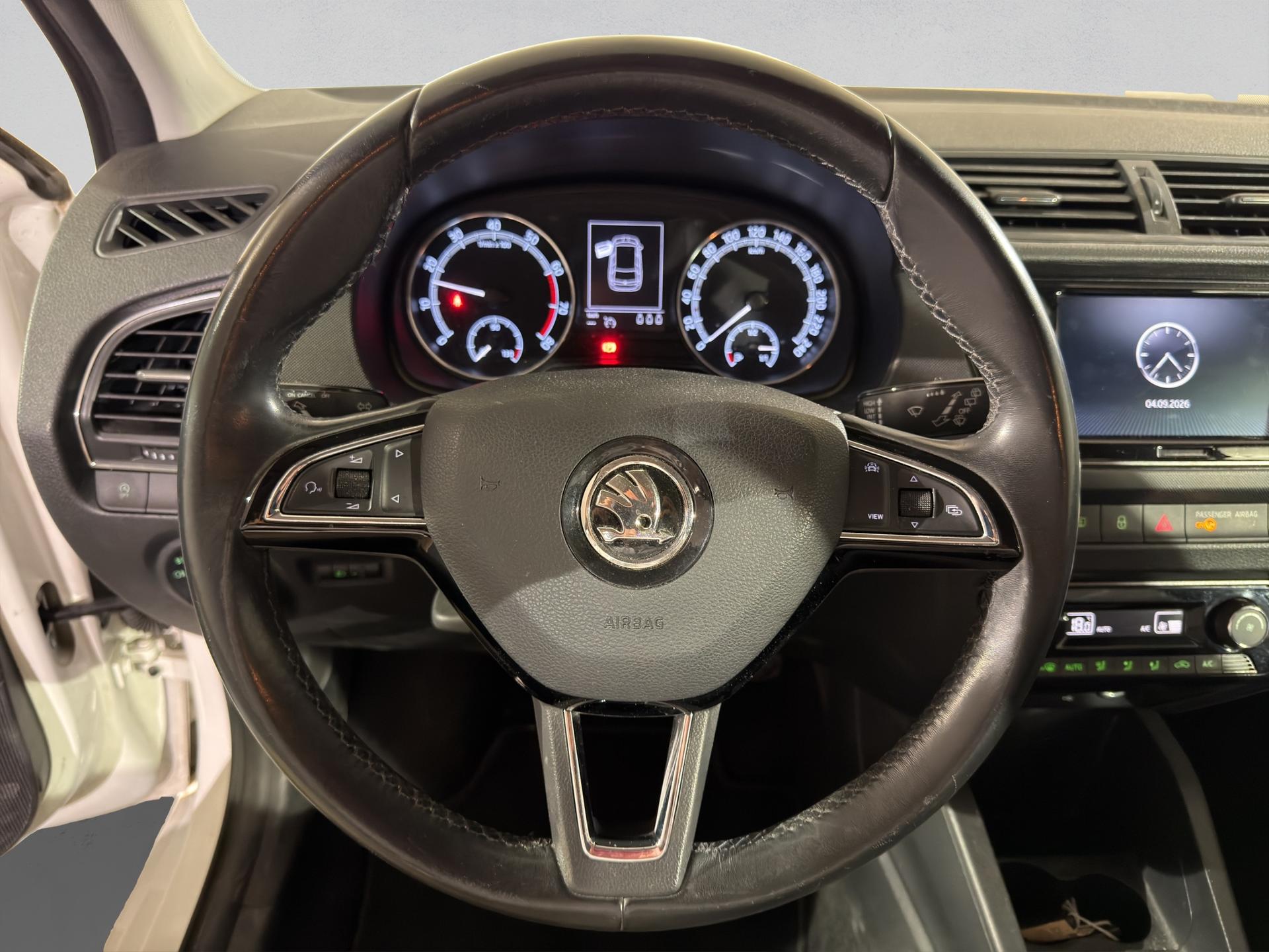 SKODA Fabia Combi 1.0 TSI Ambition-image-9
