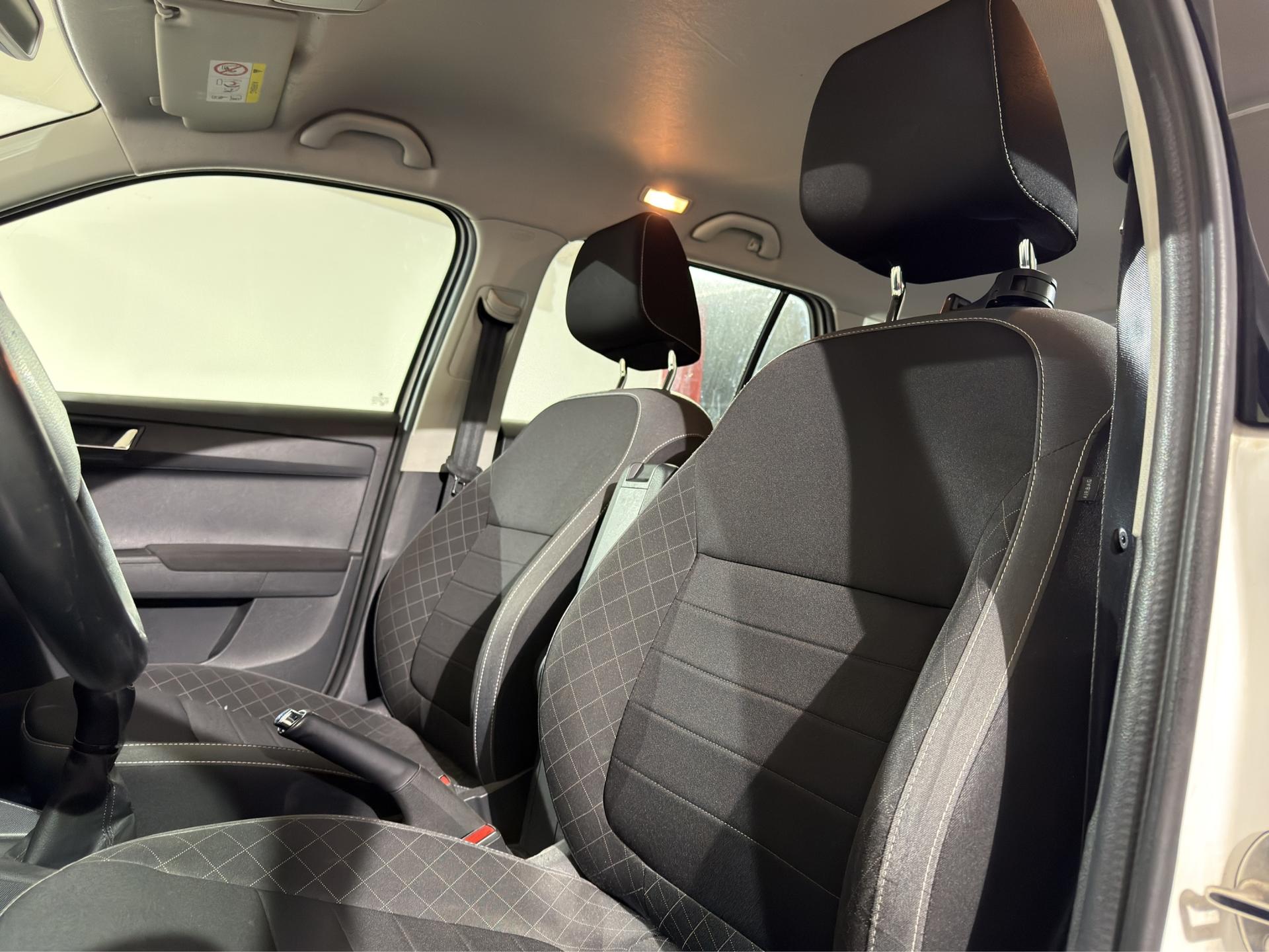 SKODA Fabia Combi 1.0 TSI Ambition-image-18
