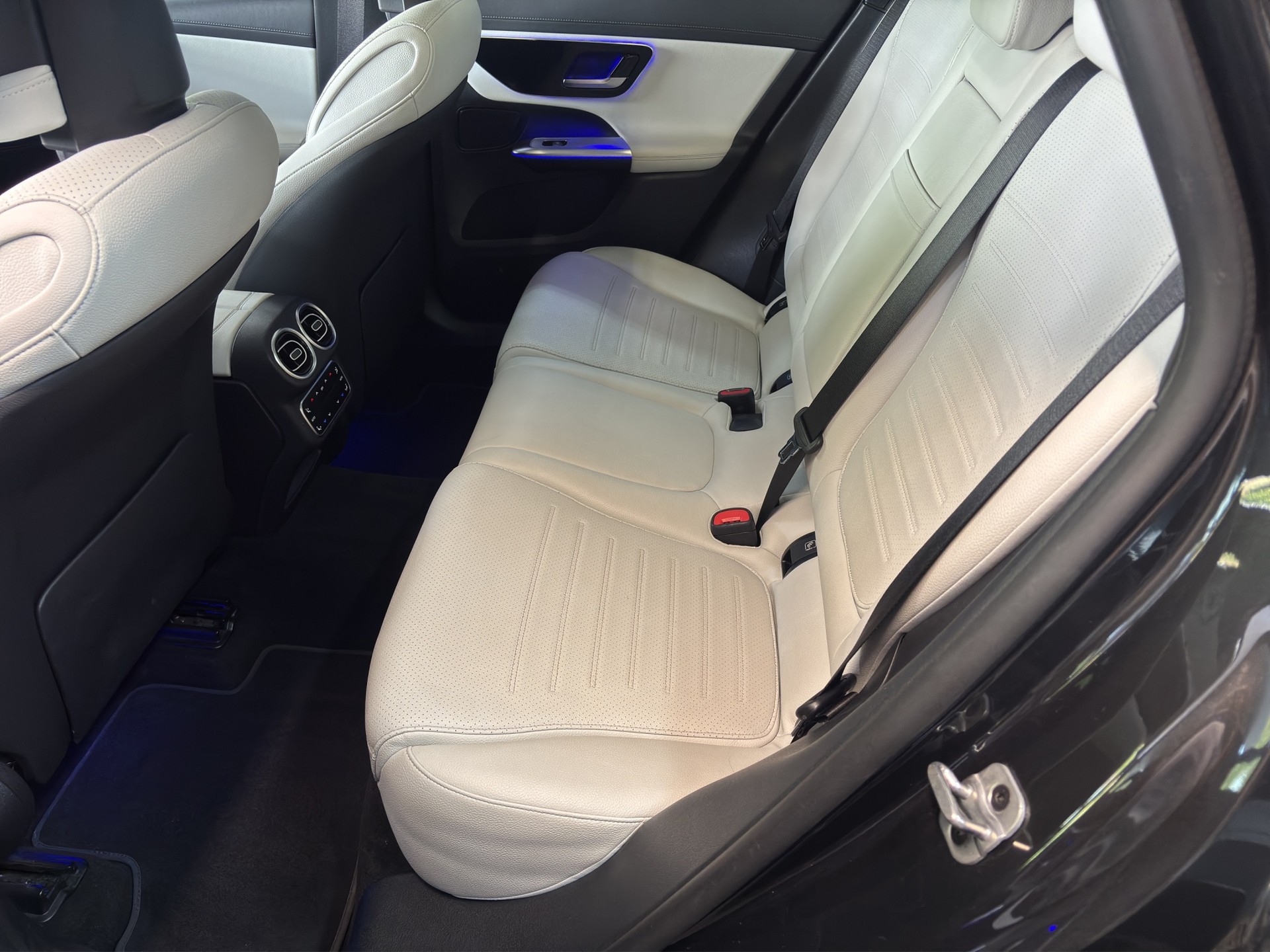 MERCEDES-BENZ GLC 220 d 4Matic 9G-Tronic-image-11