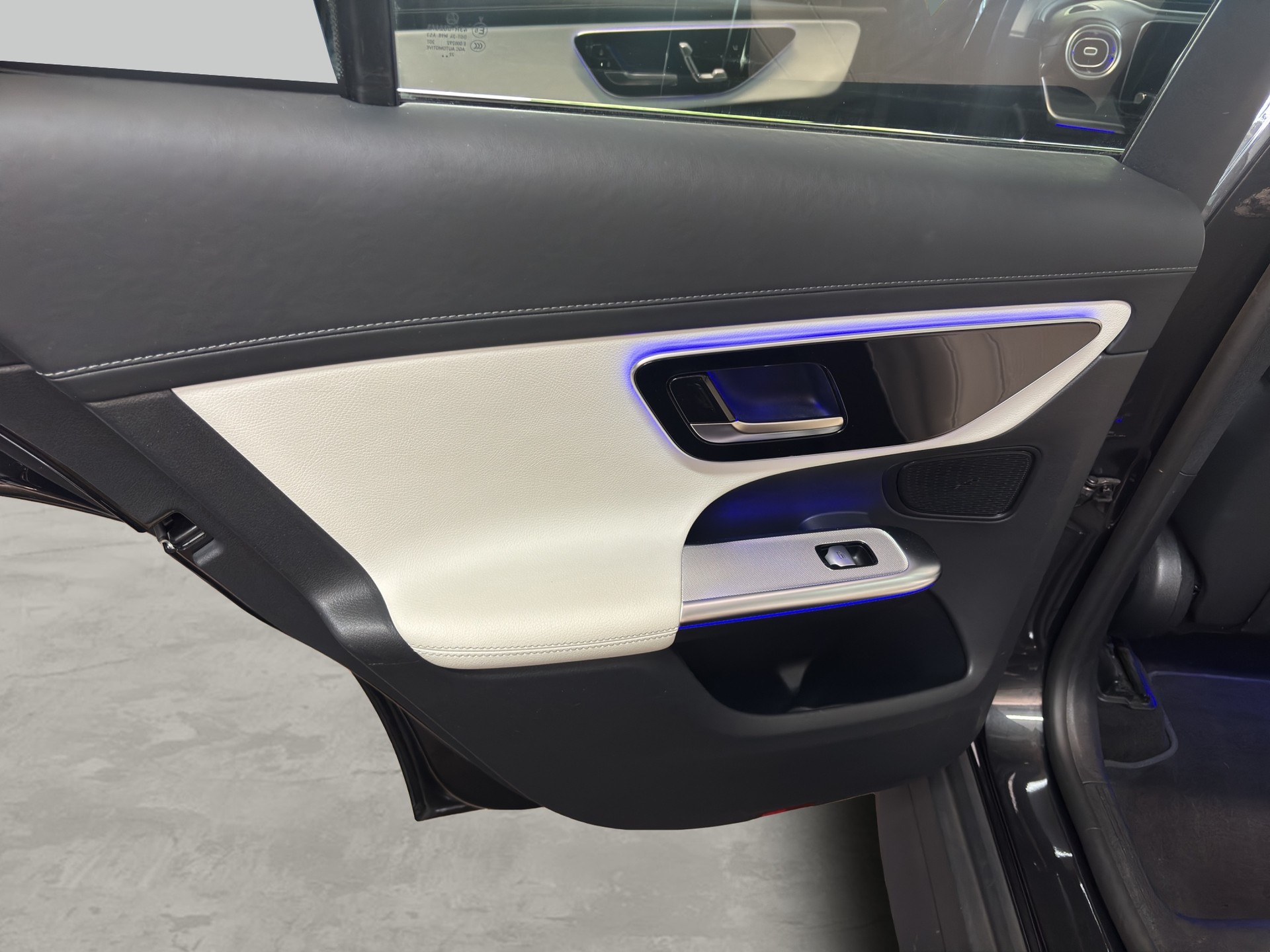 MERCEDES-BENZ GLC 220 d 4Matic 9G-Tronic-image-18