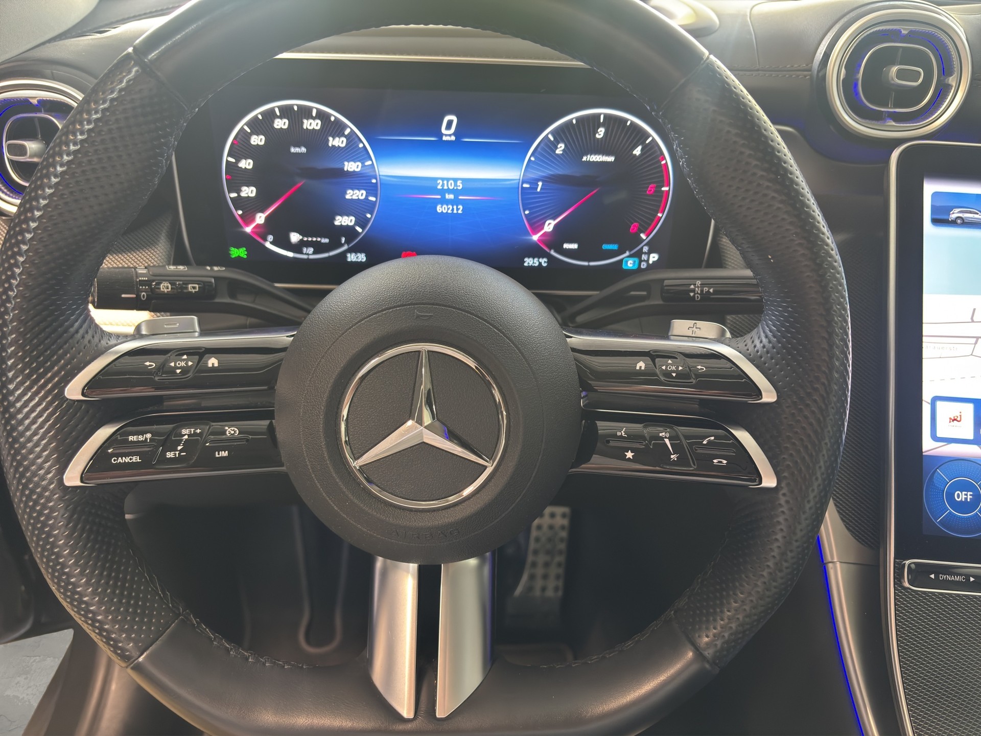 MERCEDES-BENZ GLC 220 d 4Matic 9G-Tronic-image-8