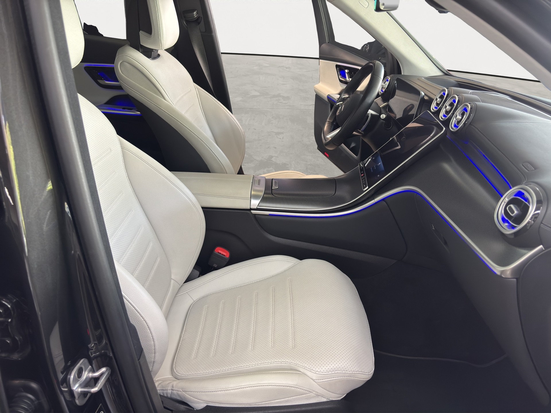 MERCEDES-BENZ GLC 220 d 4Matic 9G-Tronic-image-16
