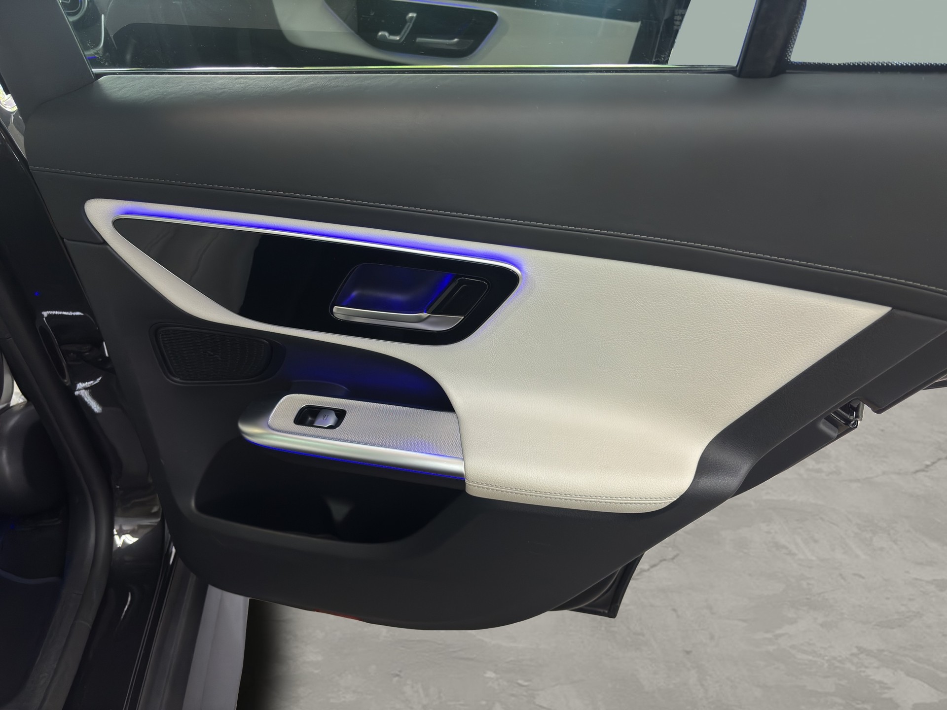 MERCEDES-BENZ GLC 220 d 4Matic 9G-Tronic-image-17