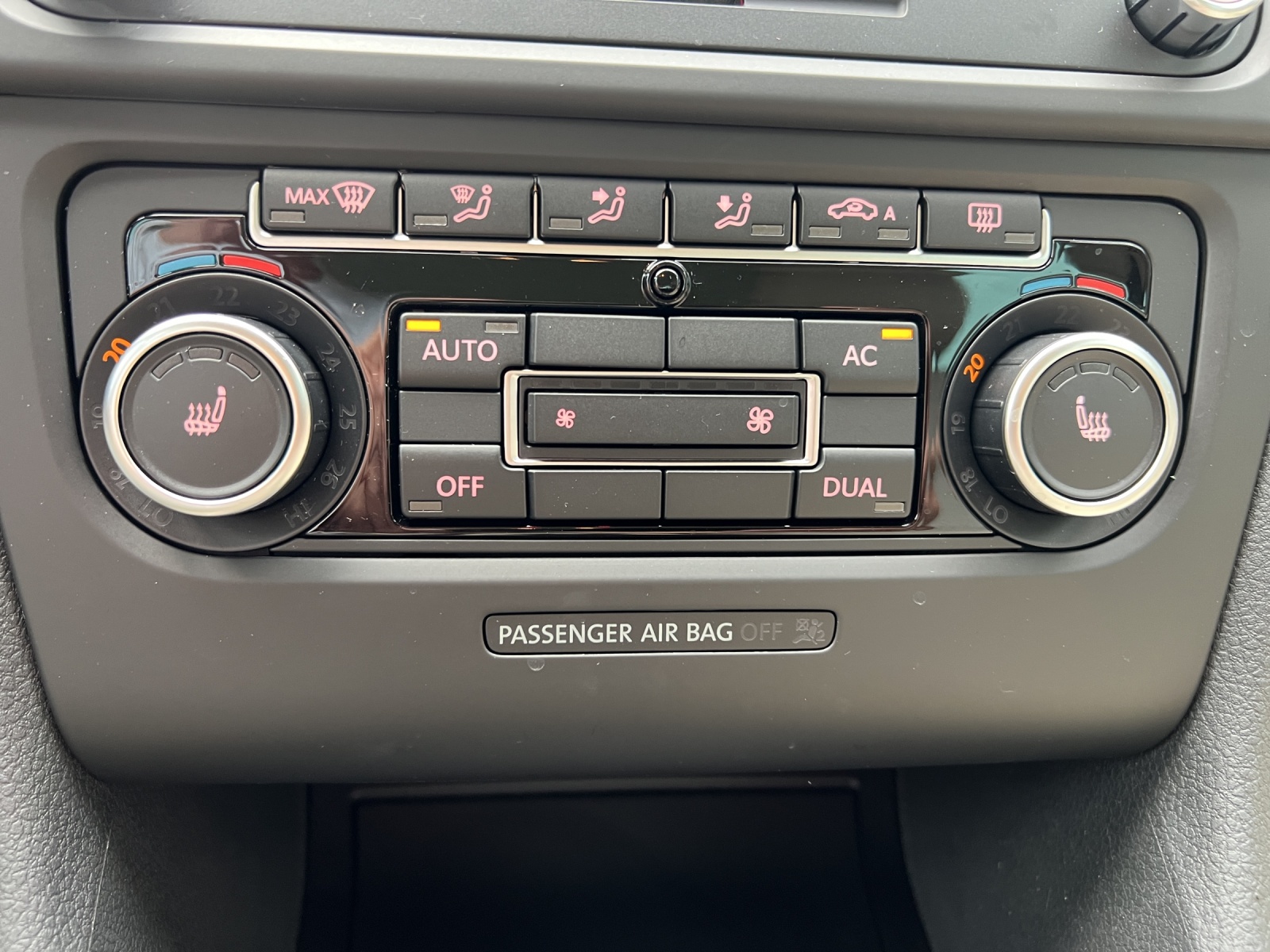 VW Golf 2.0 TDI Team 4Motion-image-11