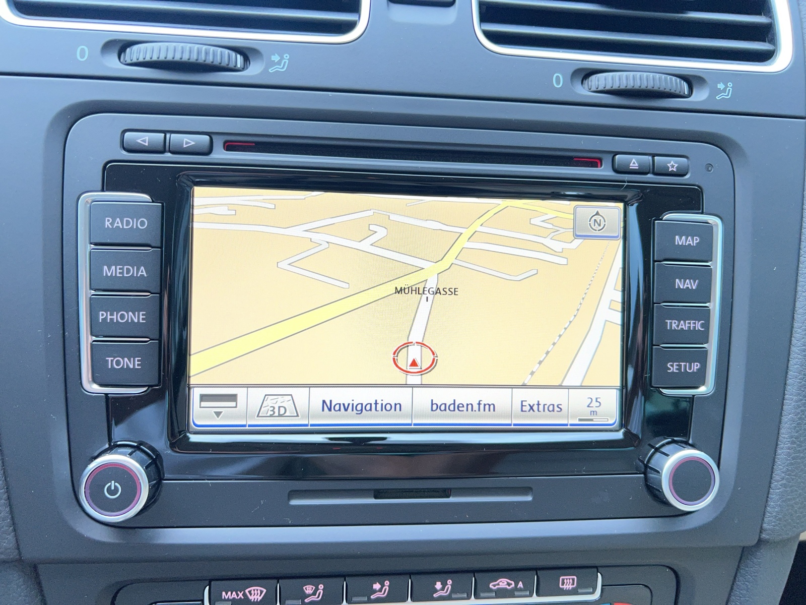 VW Golf 2.0 TDI Team 4Motion-image-12