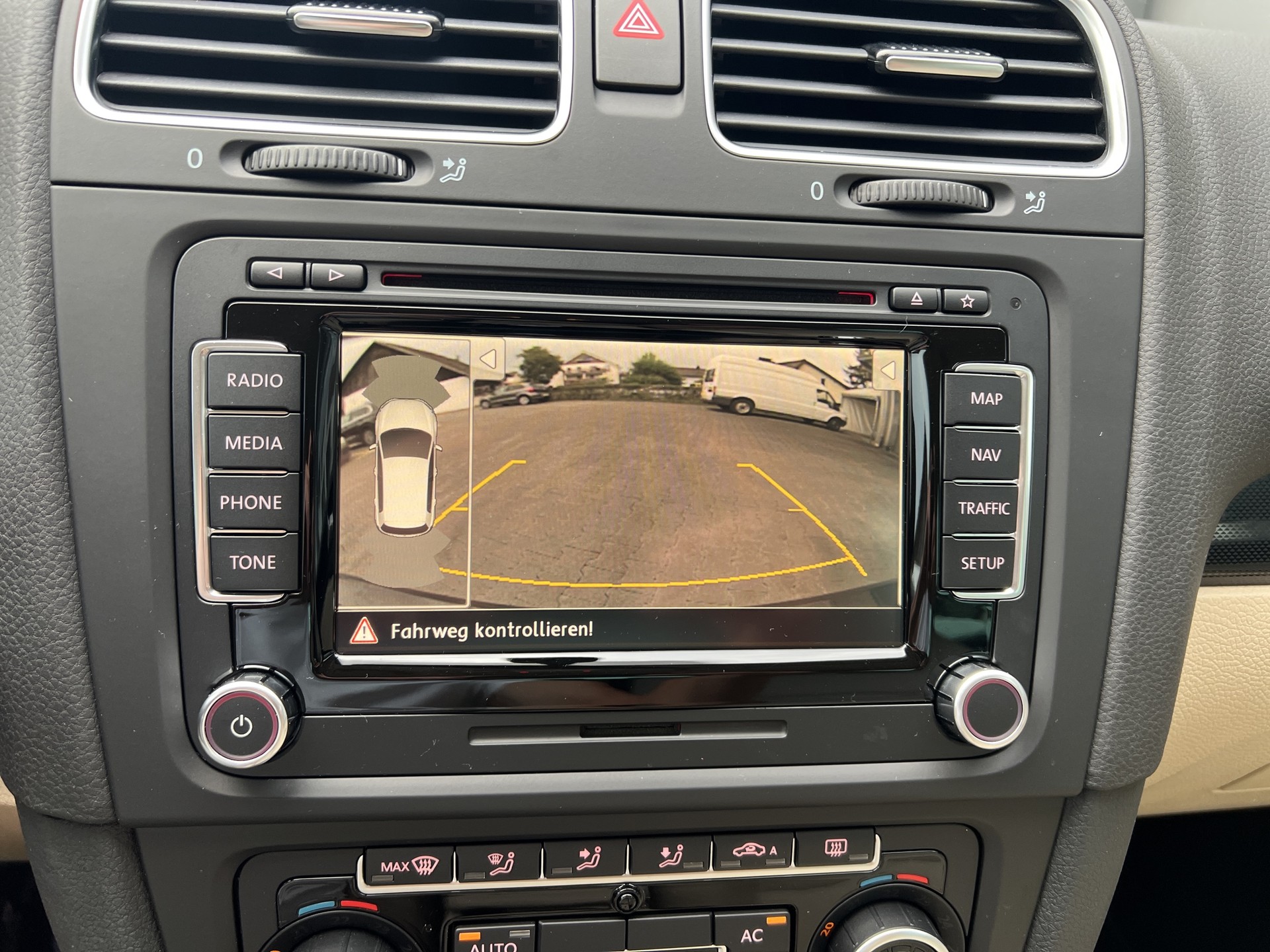 VW Golf 2.0 TDI Team 4Motion-image-13