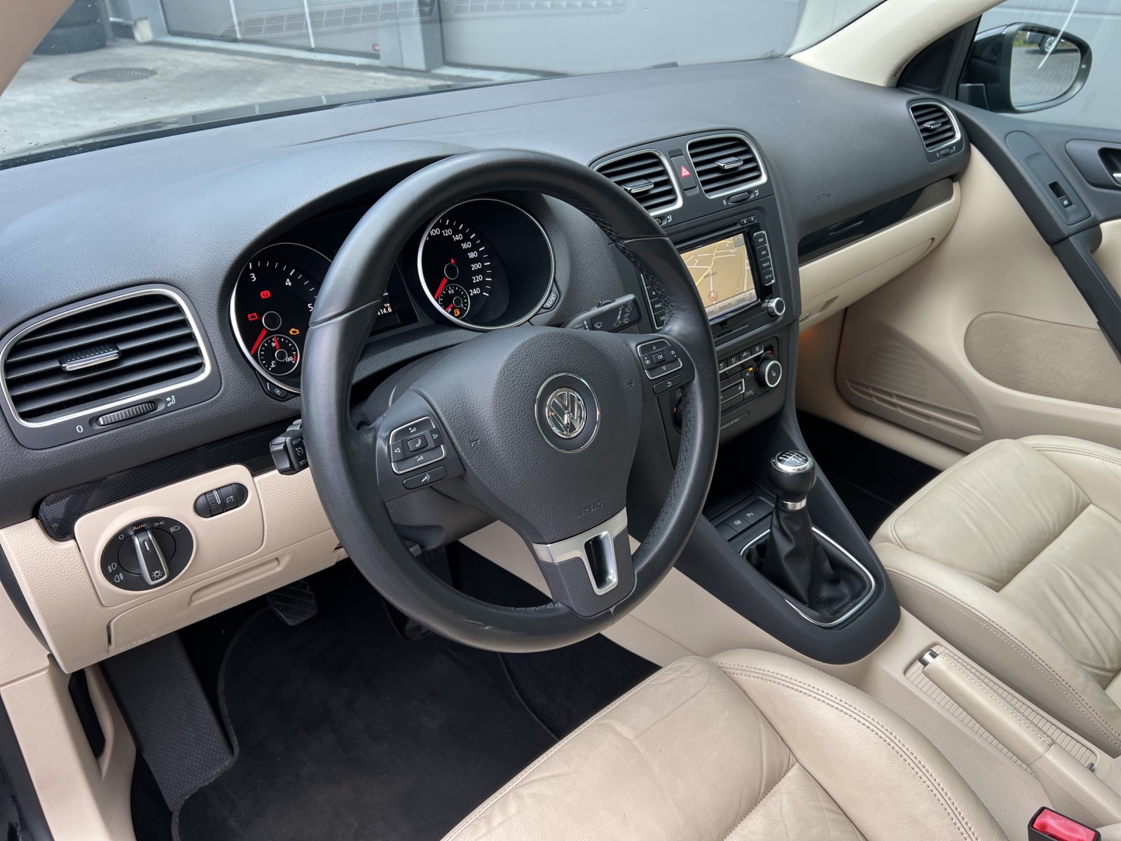 VW Golf 2.0 TDI Team 4Motion-image-10