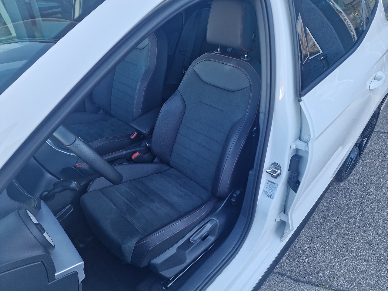 SEAT Ibiza 1.0 EcoTSI FR DSG-image-10