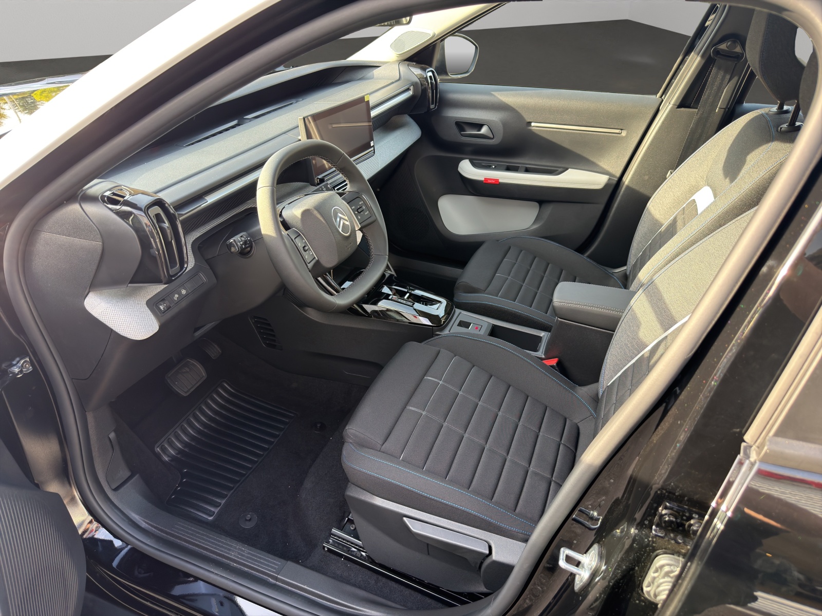 CITROEN C3 1.2 Hybrid Tonic+-image-3