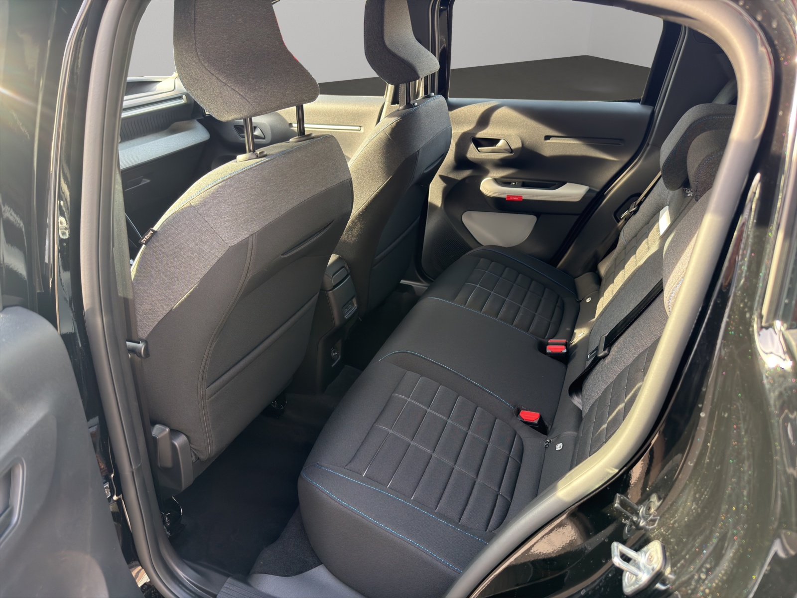 CITROEN C3 1.2 Hybrid Tonic+-image-4