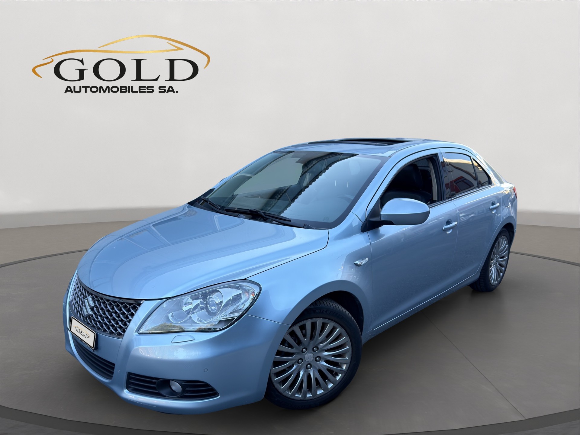 SUZUKI Kizashi 2.4 GL Top 4WD CVT-image-0