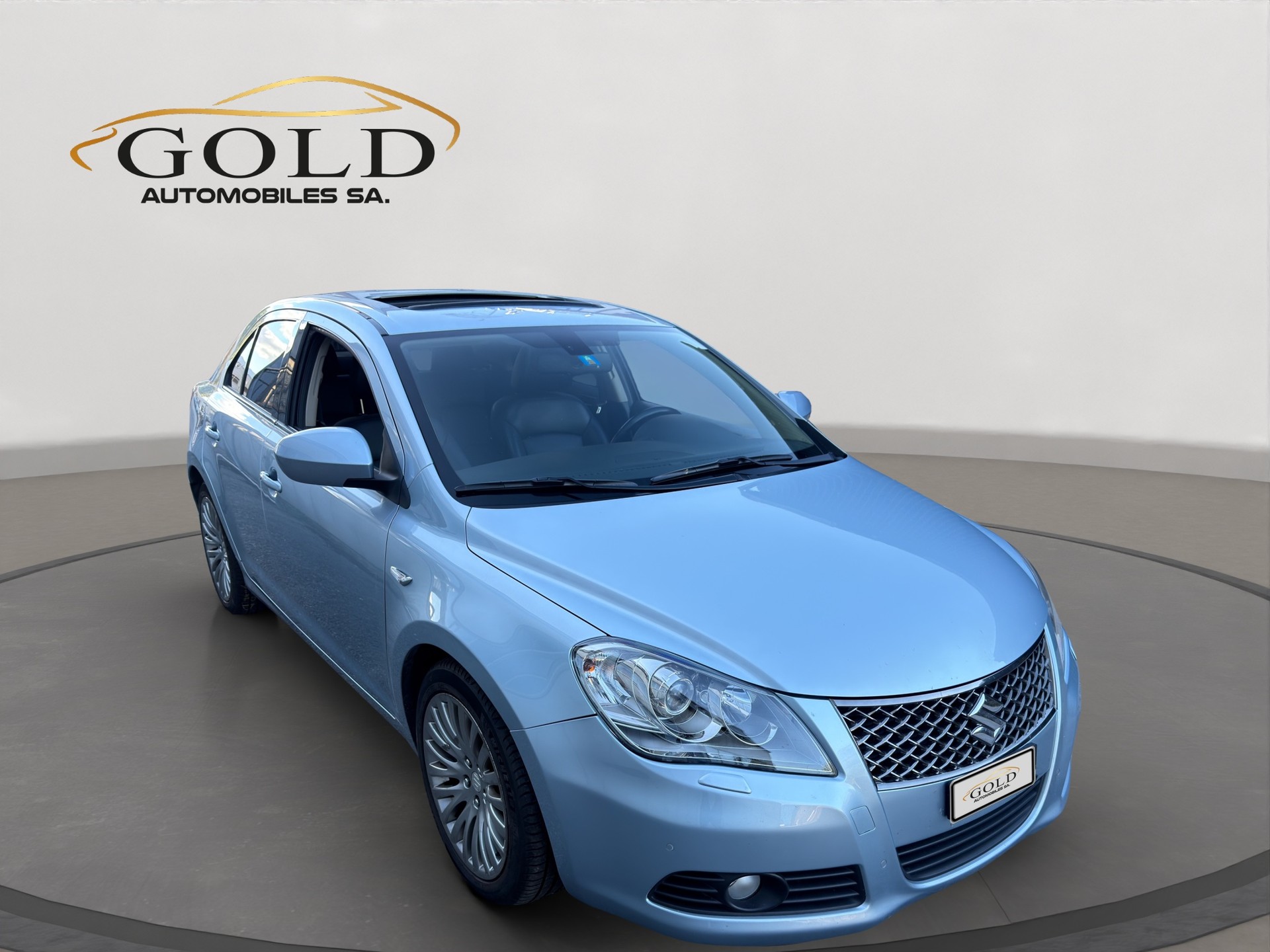 SUZUKI Kizashi 2.4 GL Top 4WD CVT-image-9