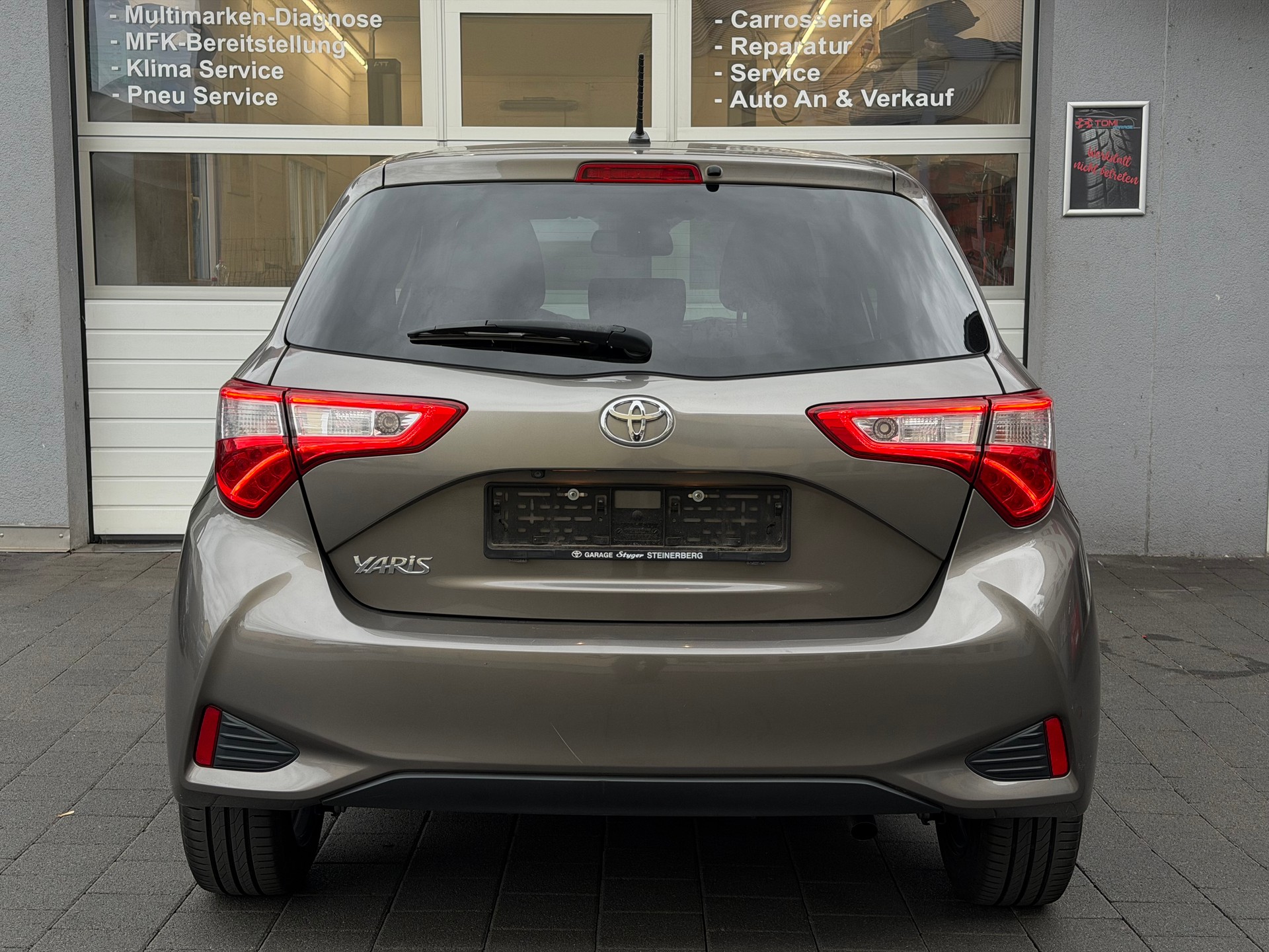 TOYOTA Yaris 1.5 Comfort*Toyota Werksgarantie*Frisch ab MFK&Service*Sitzheizung*Rückfahrkamera*8-Fach Räder*USW.*-image-8