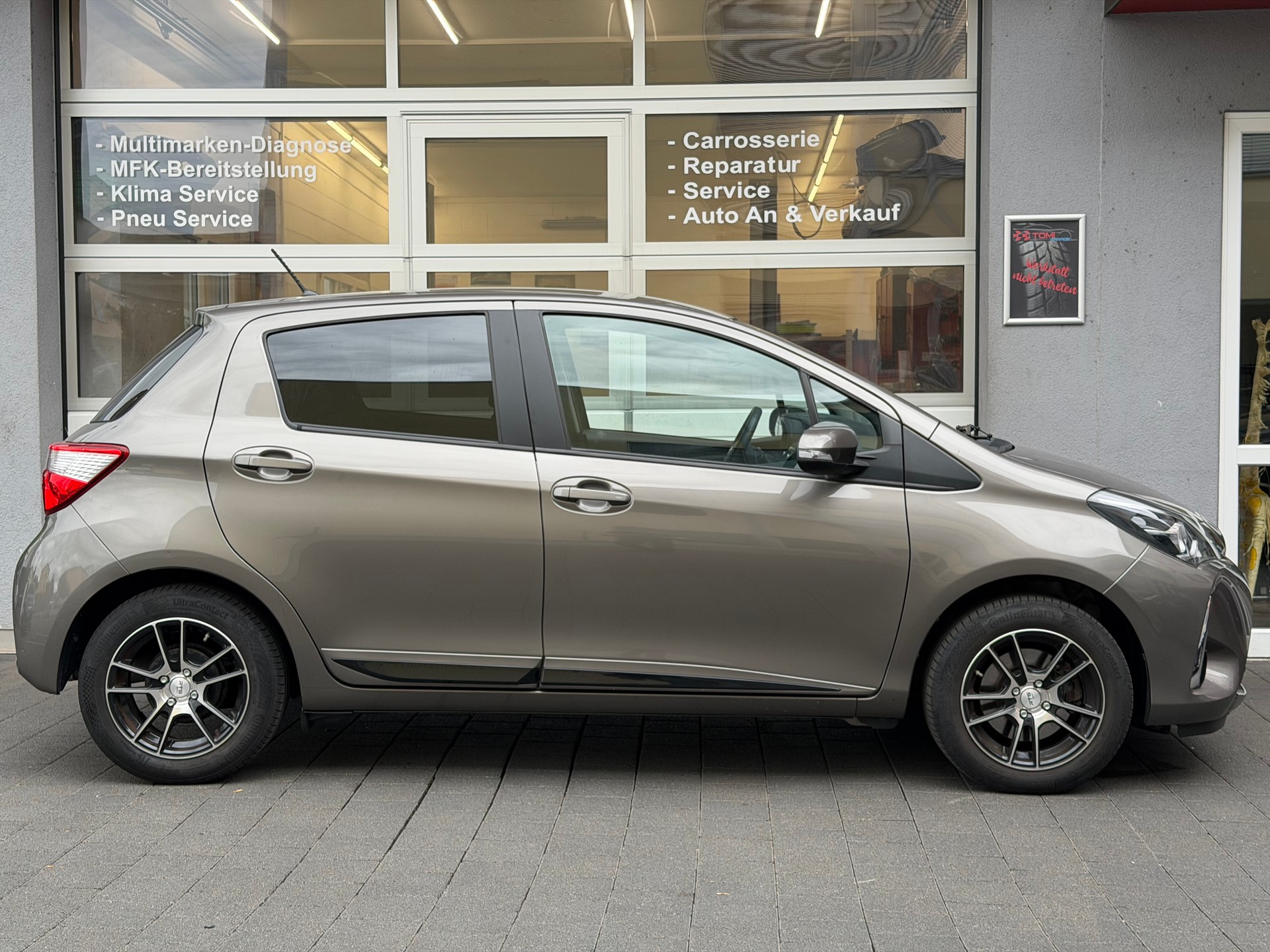 TOYOTA Yaris 1.5 Comfort*Toyota Werksgarantie*Frisch ab MFK&Service*Sitzheizung*Rückfahrkamera*8-Fach Räder*USW.*-image-5