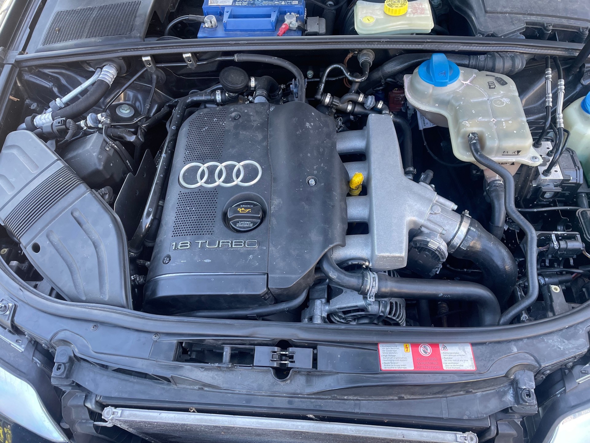 AUDI A4 1.8 T-image-4